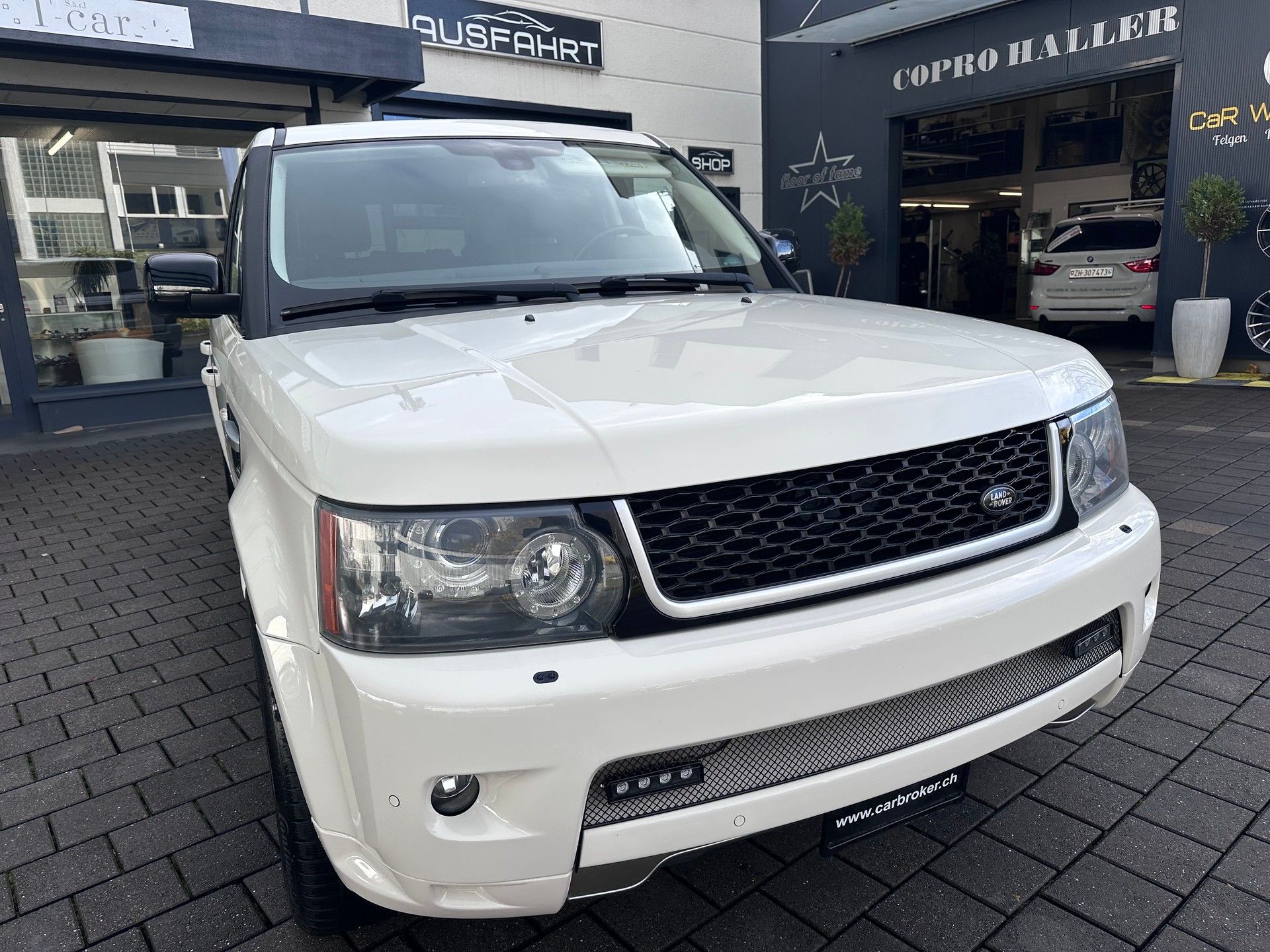 LAND ROVER Range Rover Sport 5.0 V8 SC Automatic-image-2