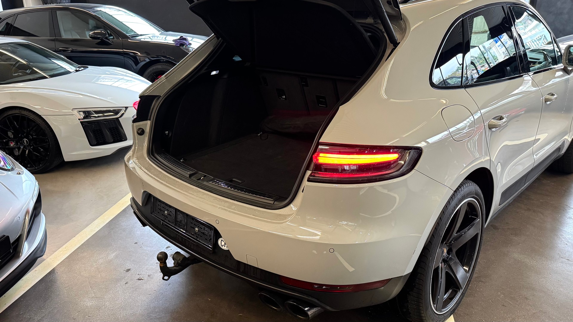 PORSCHE Macan S PDK-image-9