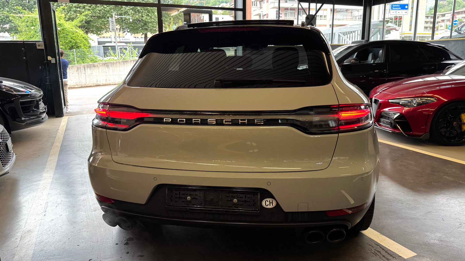 PORSCHE Macan S PDK-image-2