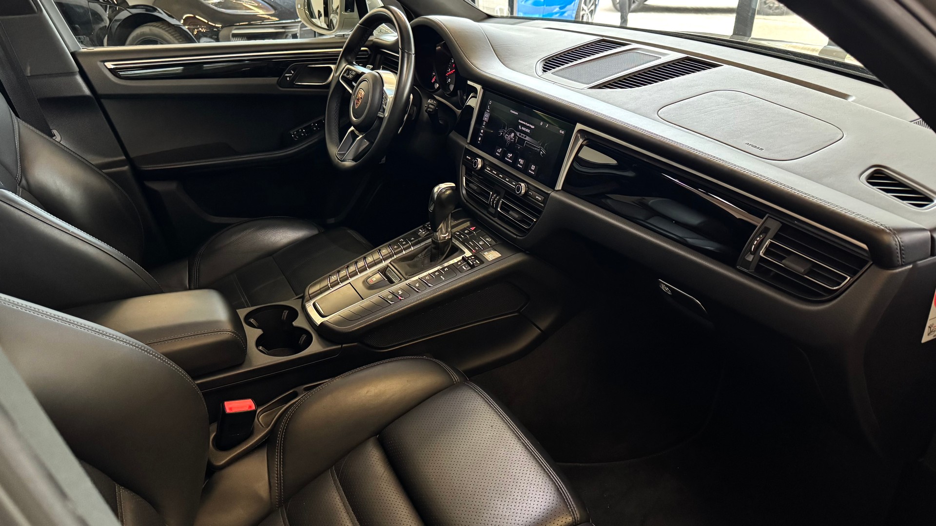 PORSCHE Macan S PDK-image-12