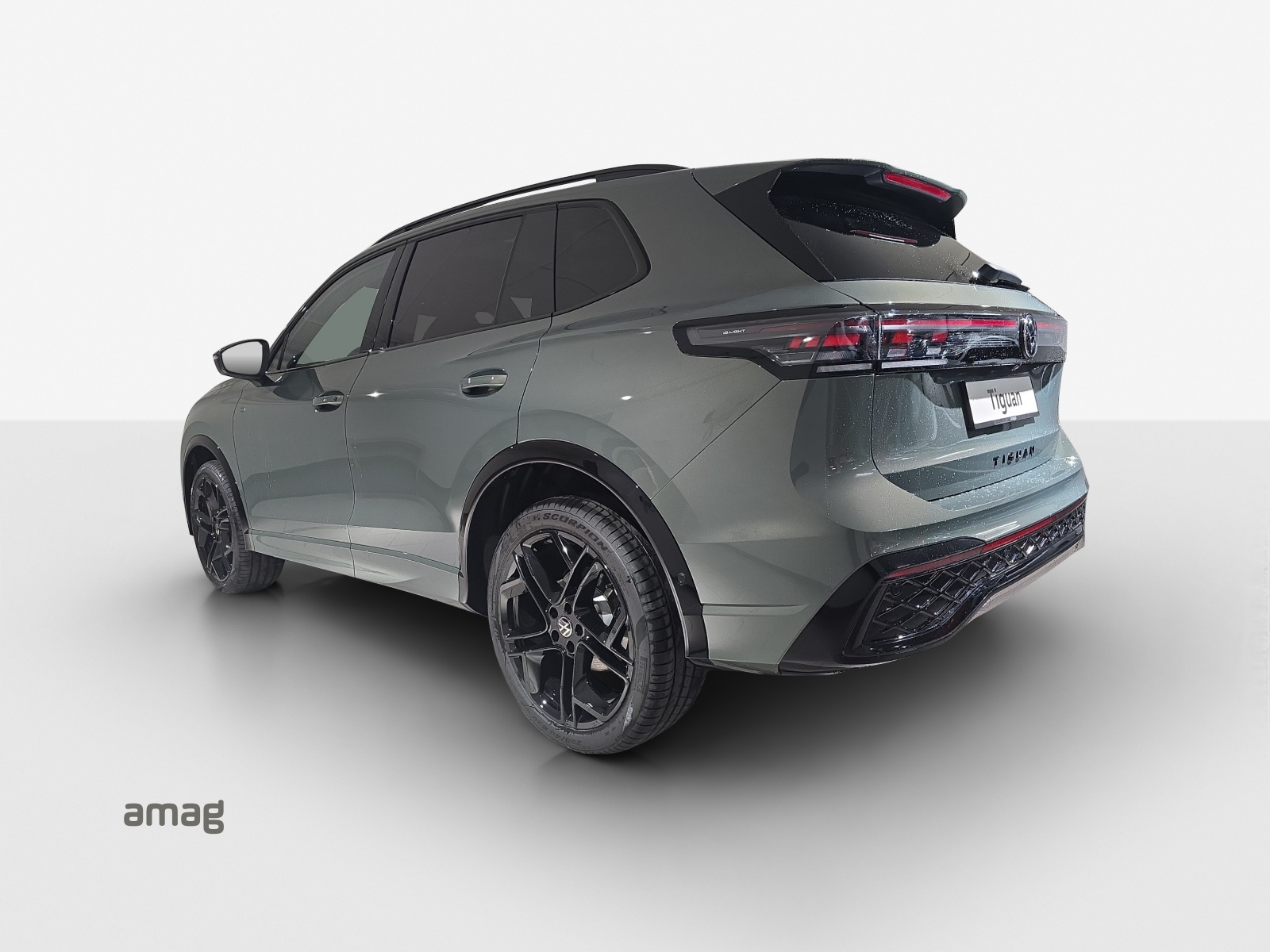VW Tiguan 2.0 TDI SCR R-Line 4Motion DSG-image-2