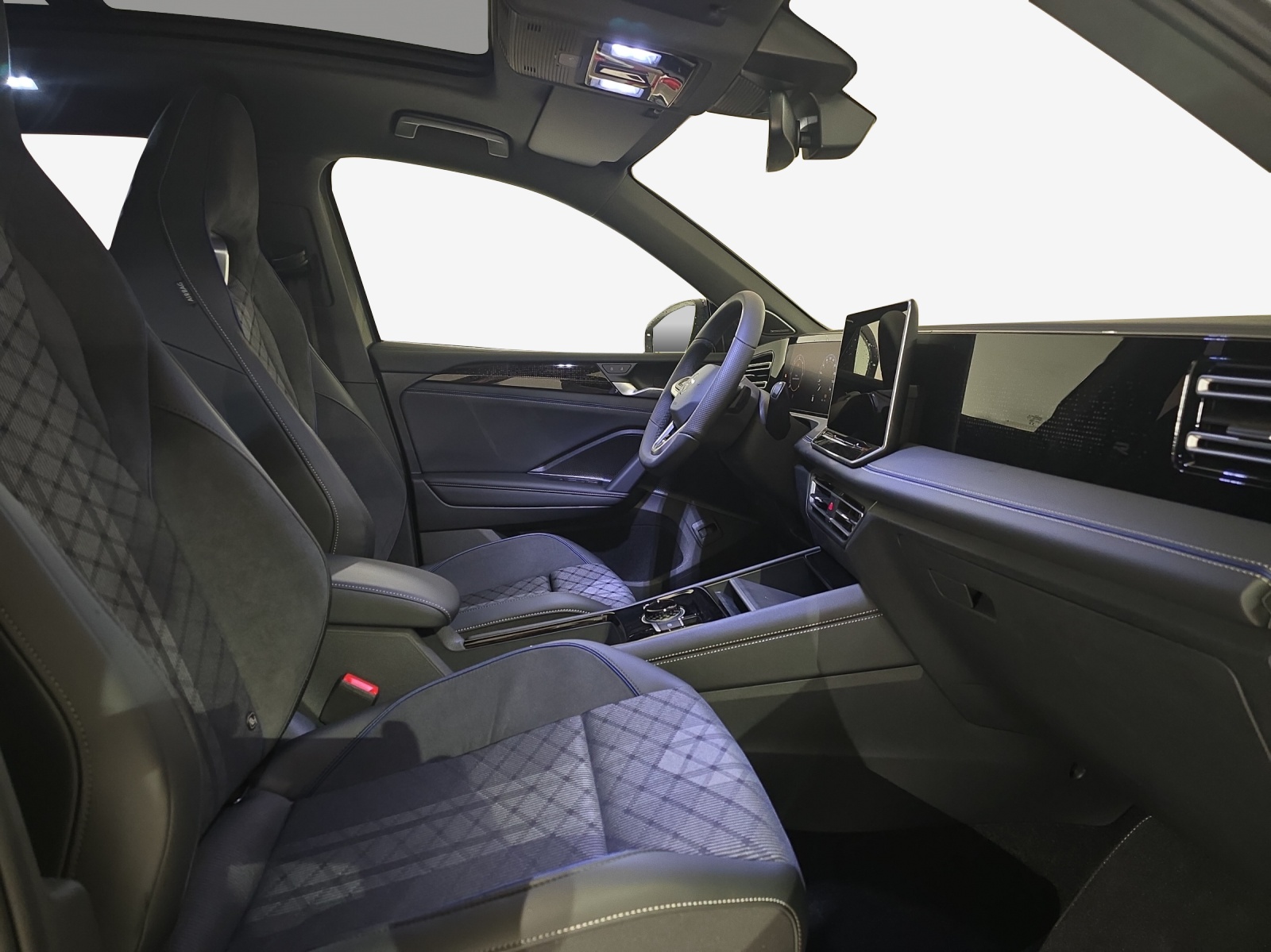 VW Tiguan 2.0 TDI SCR R-Line 4Motion DSG-image-14
