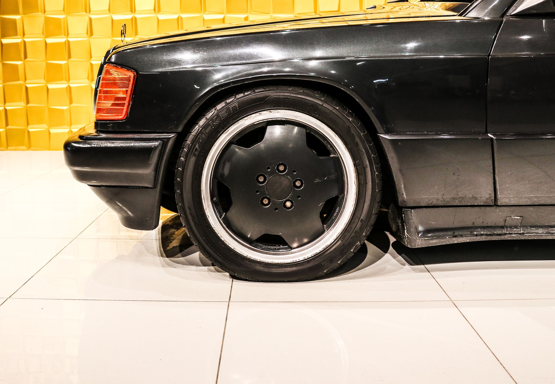 MERCEDES-BENZ 190 E 2.6-image-7