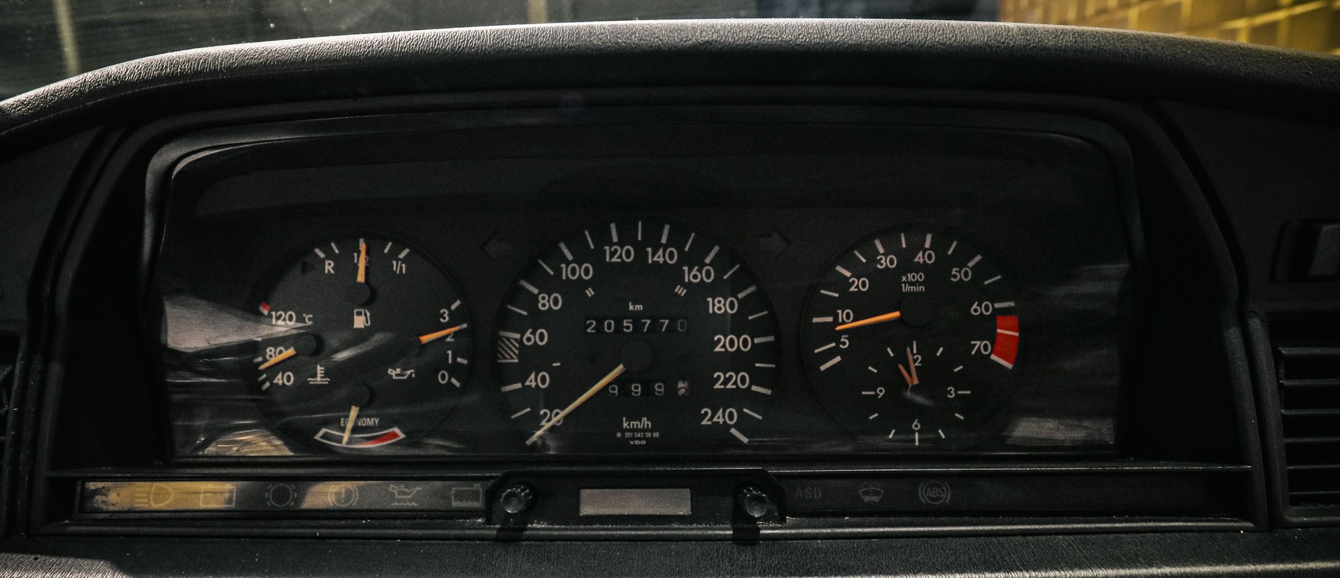 MERCEDES-BENZ 190 E 2.6-image-12