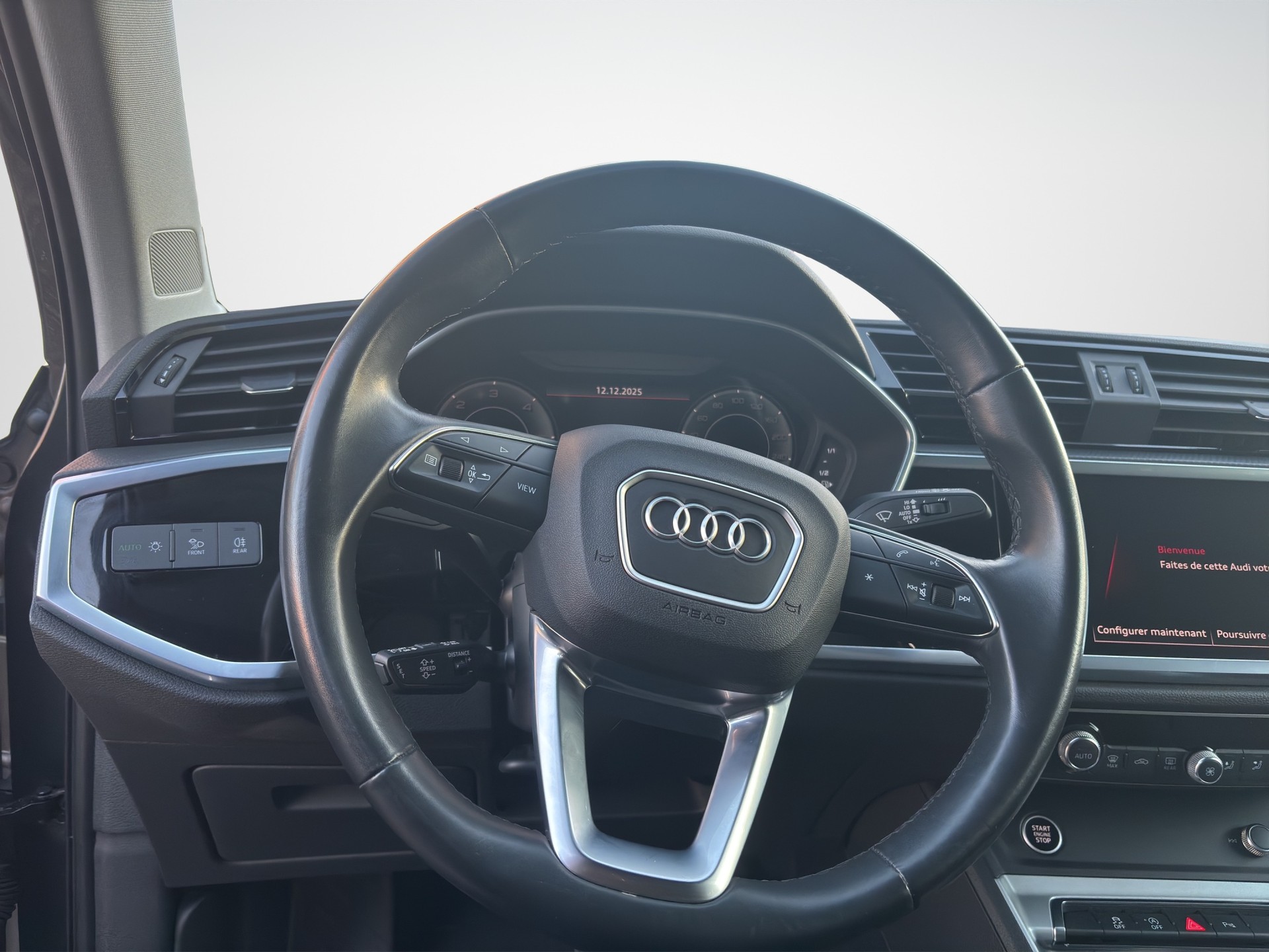 AUDI Q3 35 TDI S line quattro S-tronic-image-10