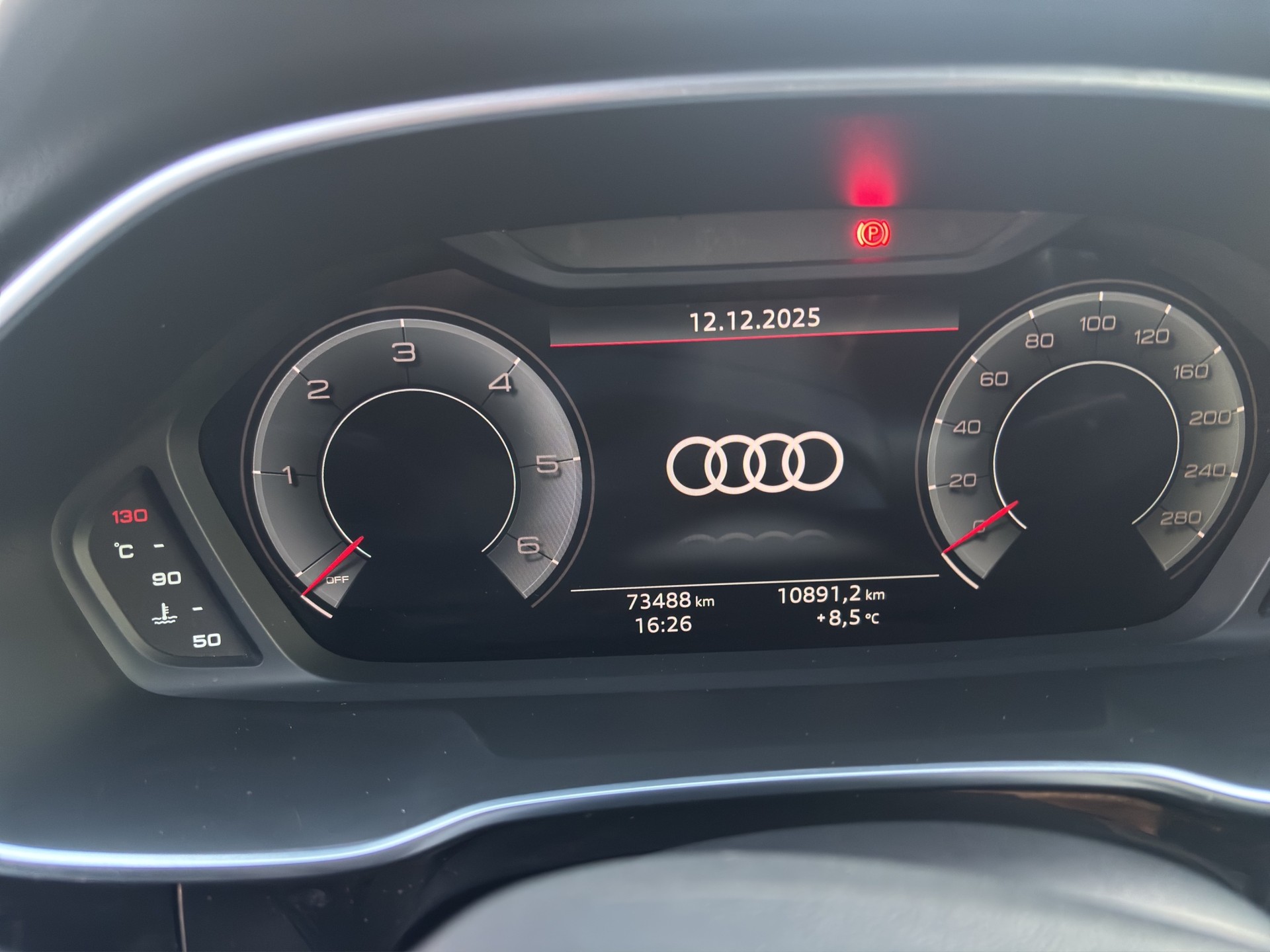 AUDI Q3 35 TDI S line quattro S-tronic-image-11