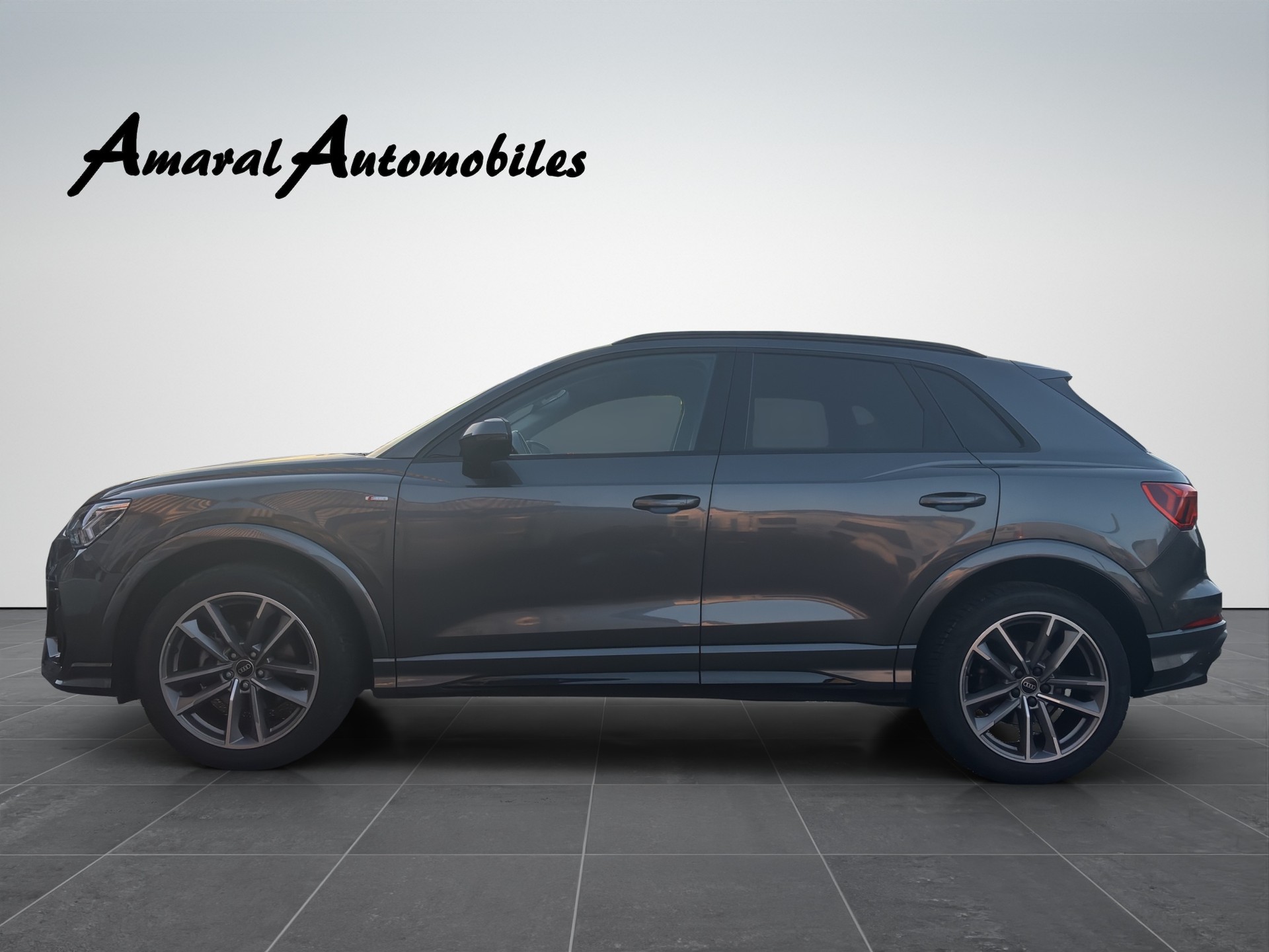 AUDI Q3 35 TDI S line quattro S-tronic-image-3
