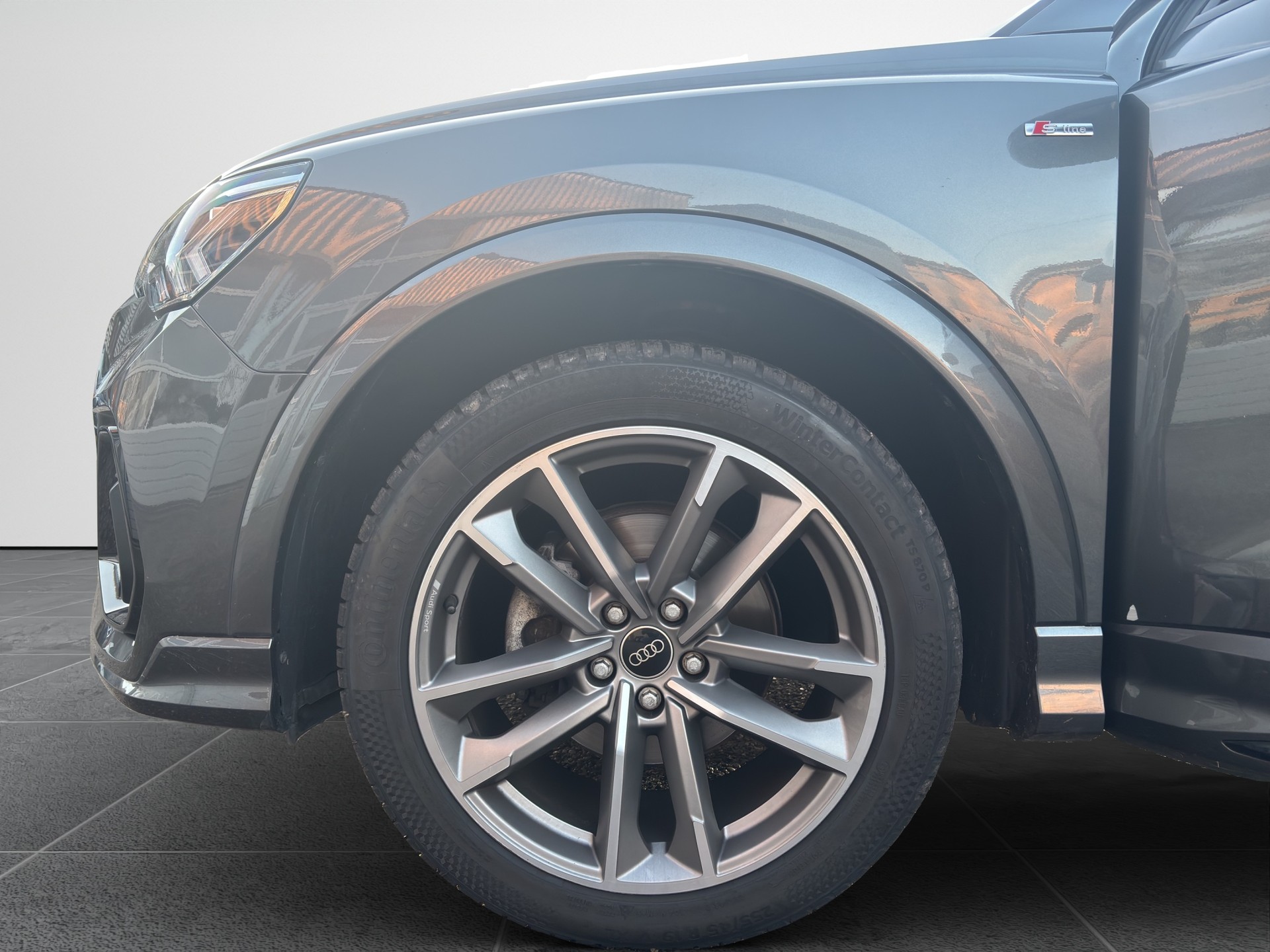 AUDI Q3 35 TDI S line quattro S-tronic-image-8