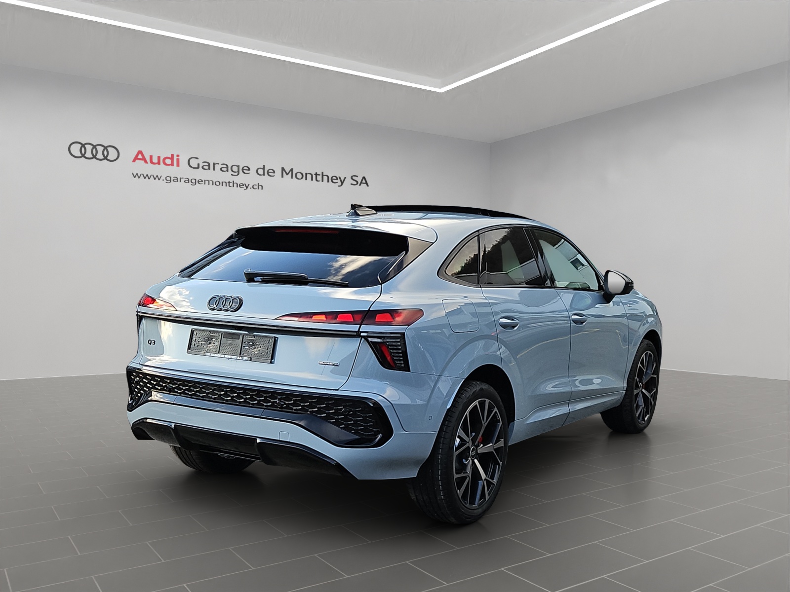 AUDI Q3 Sportback TFSI quattro 195 kW S tronic-image-3