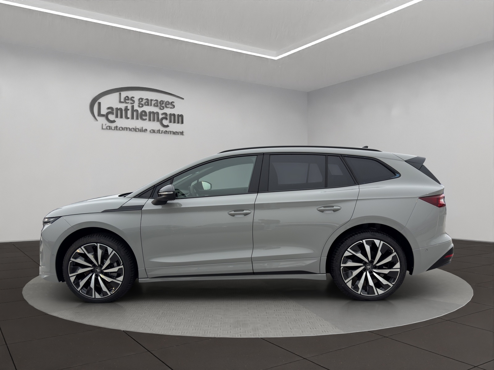 SKODA Enyaq 85x Sportline 4x4-image-1