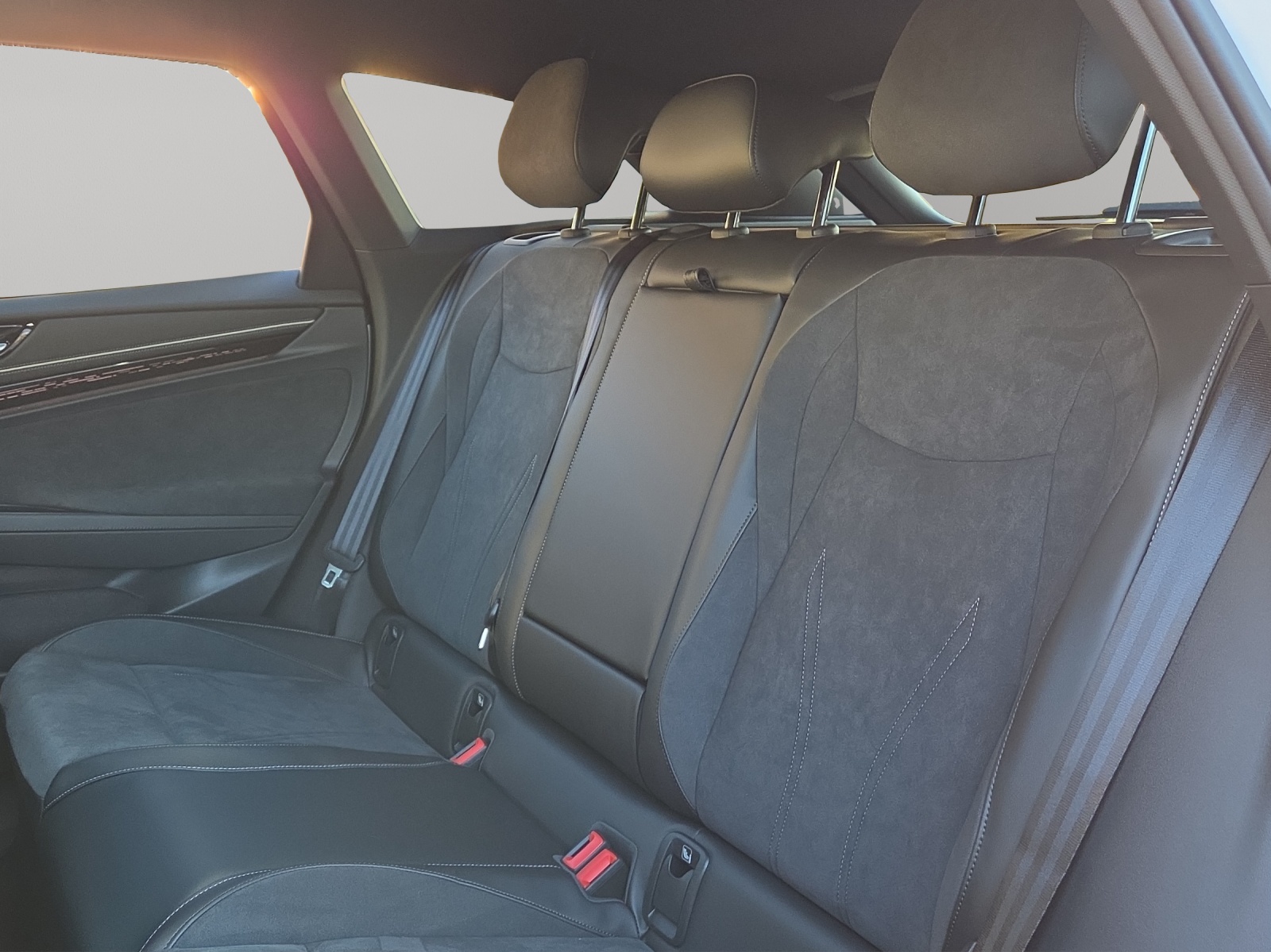 VW ID.7 Tourer Pro S 86 kWh Pro S United-image-8