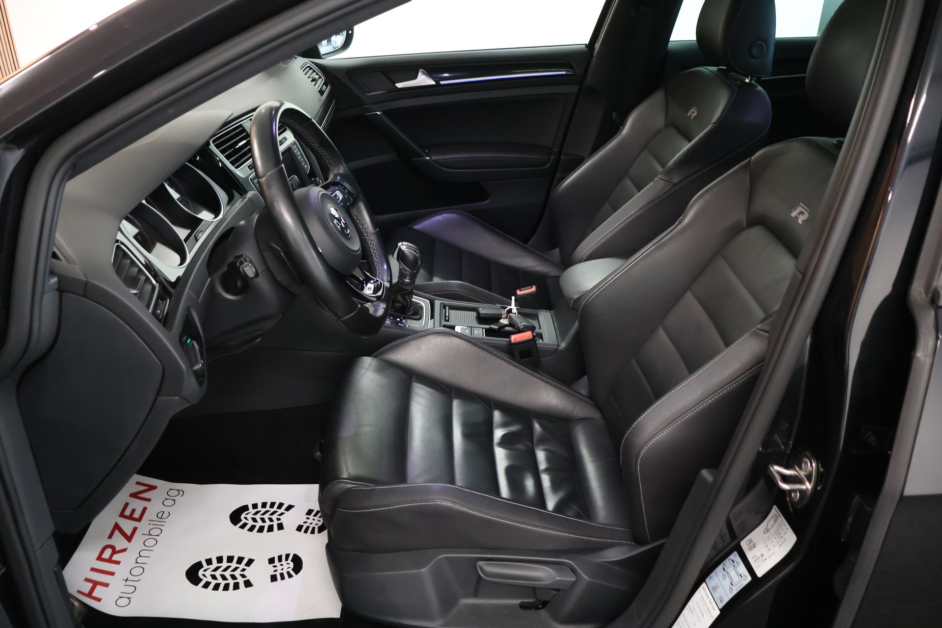 VW Golf 2.0 TSI R 4Motion DSG-image-8