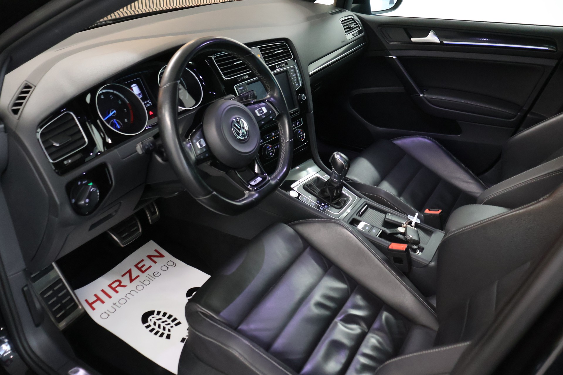 VW Golf 2.0 TSI R 4Motion DSG-image-9