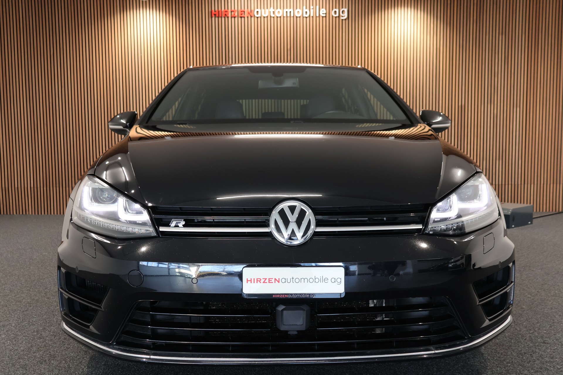 VW Golf 2.0 TSI R 4Motion DSG-image-29
