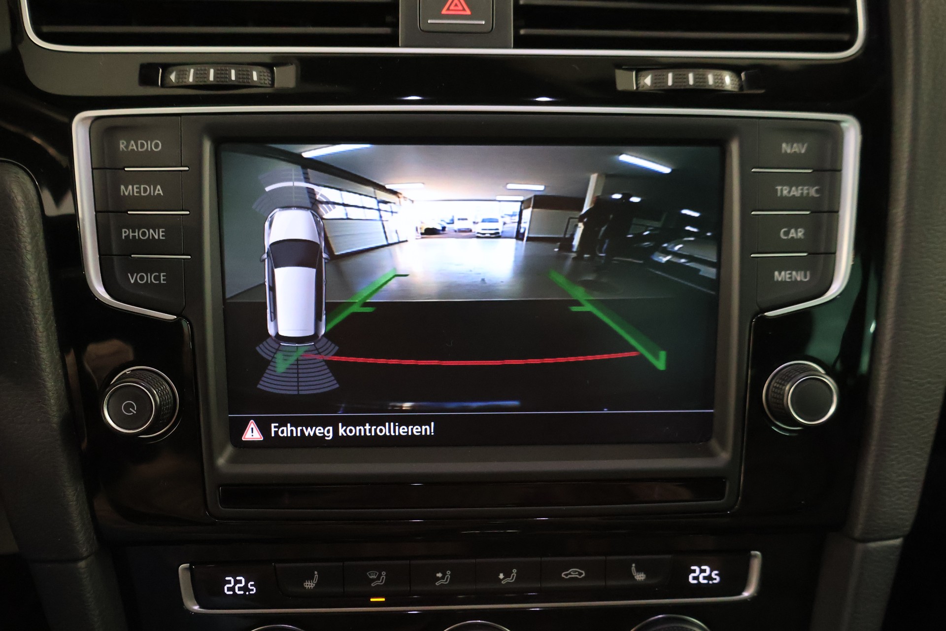 VW Golf 2.0 TSI R 4Motion DSG-image-21
