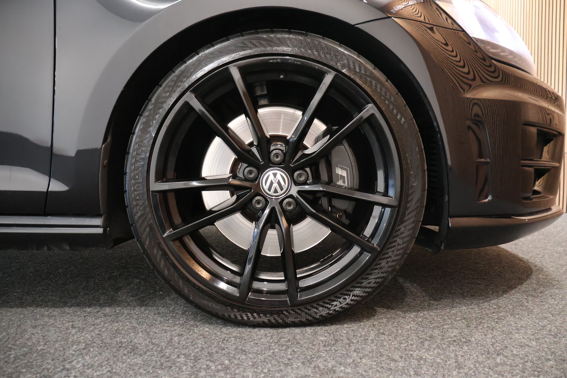 VW Golf 2.0 TSI R 4Motion DSG-image-28