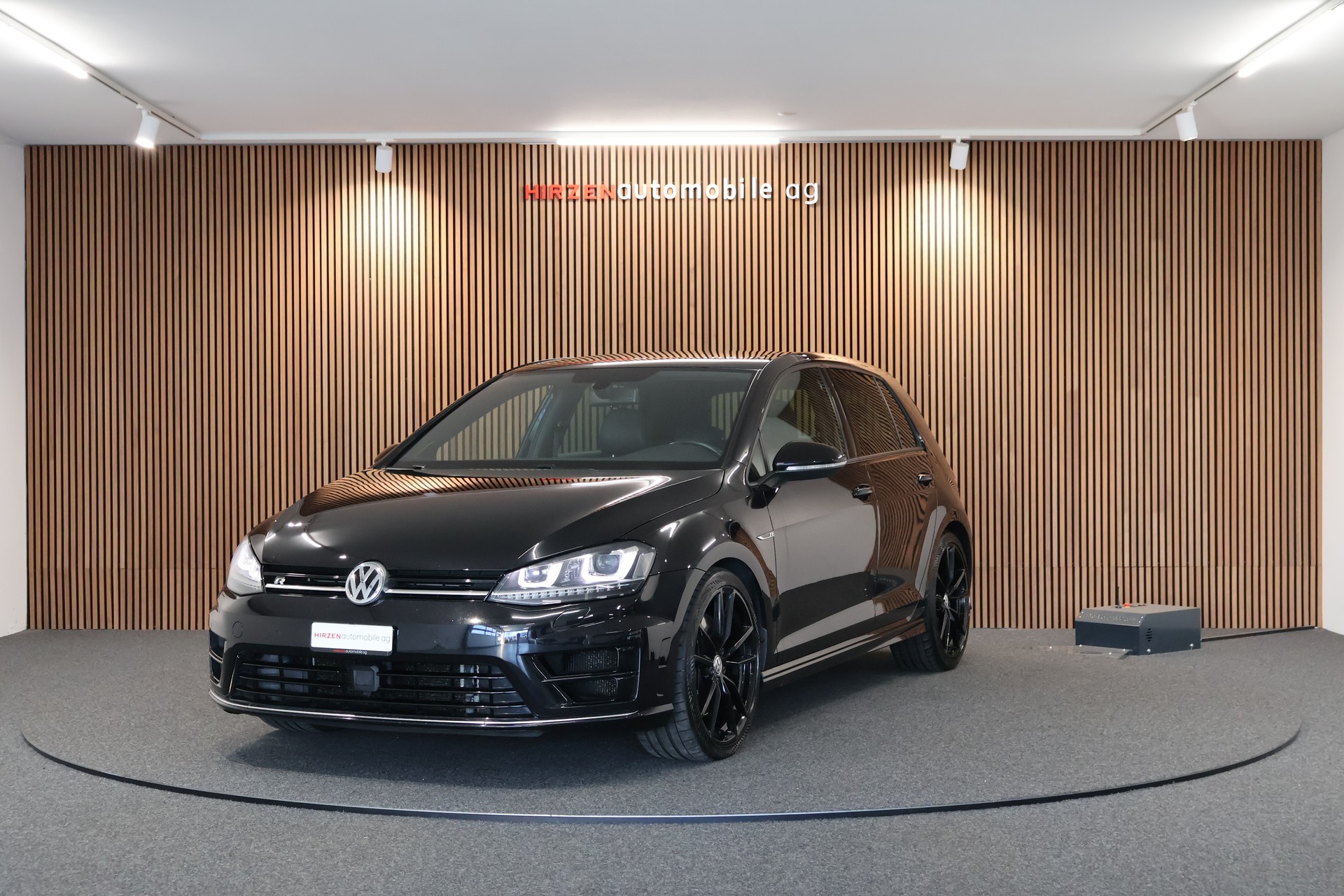 VW Golf 2.0 TSI R 4Motion DSG-image-0