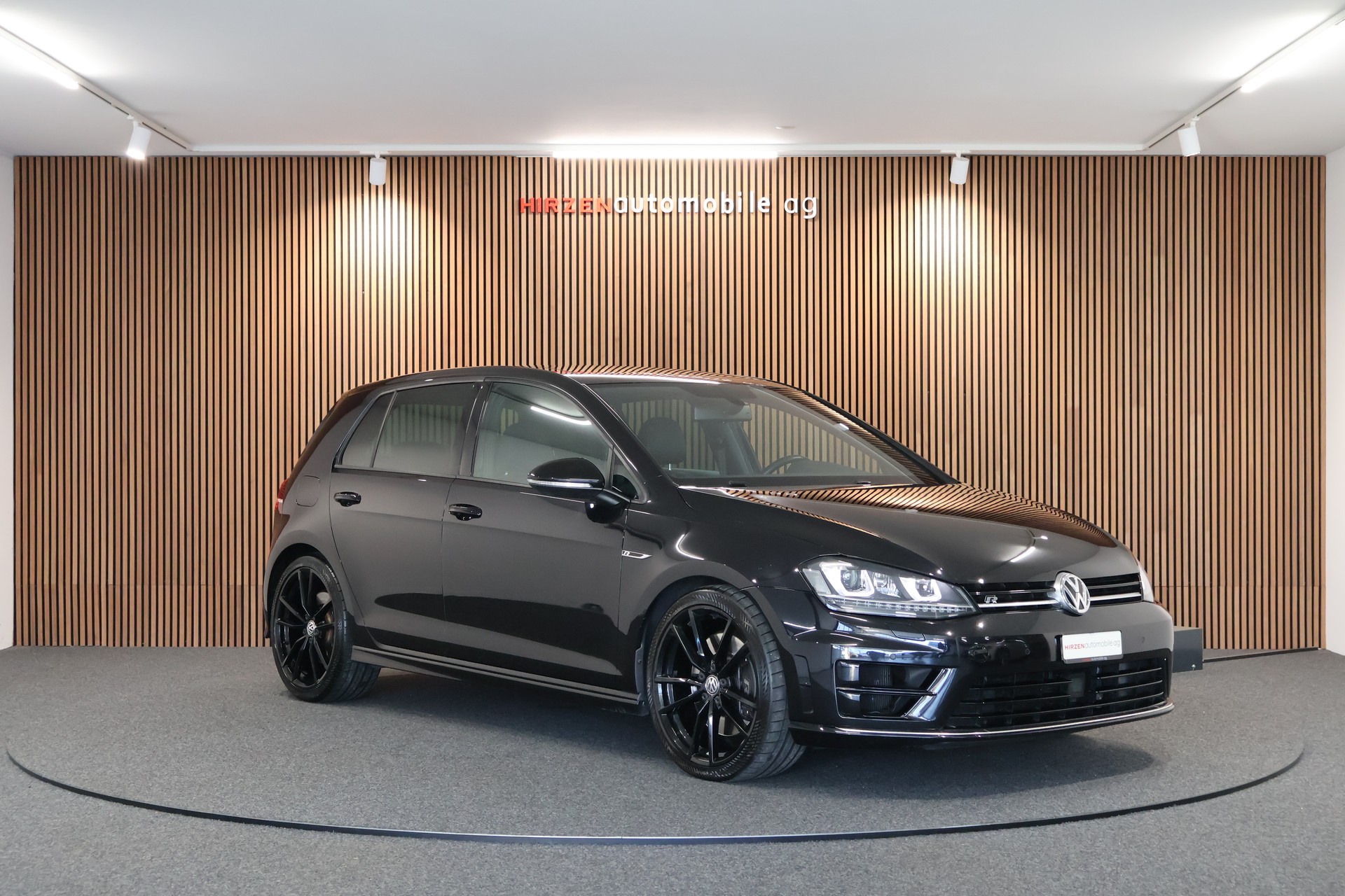 VW Golf 2.0 TSI R 4Motion DSG-image-6