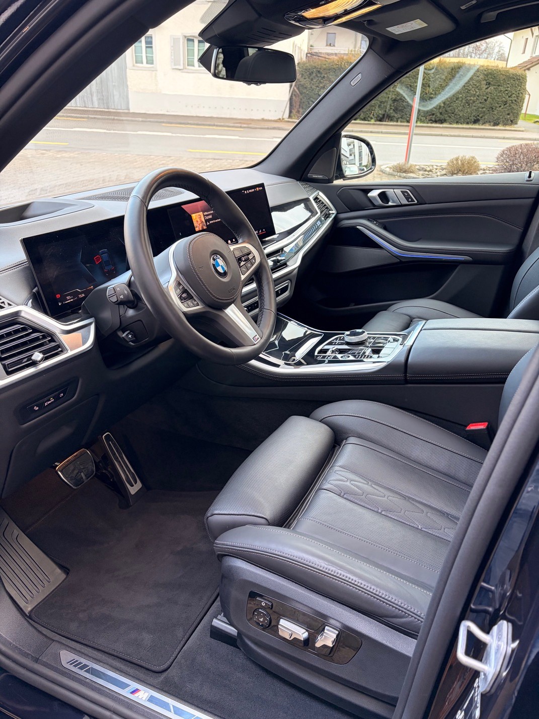 BMW X5 xDrive 48V 30d M Sport Pro Steptronic-image-11