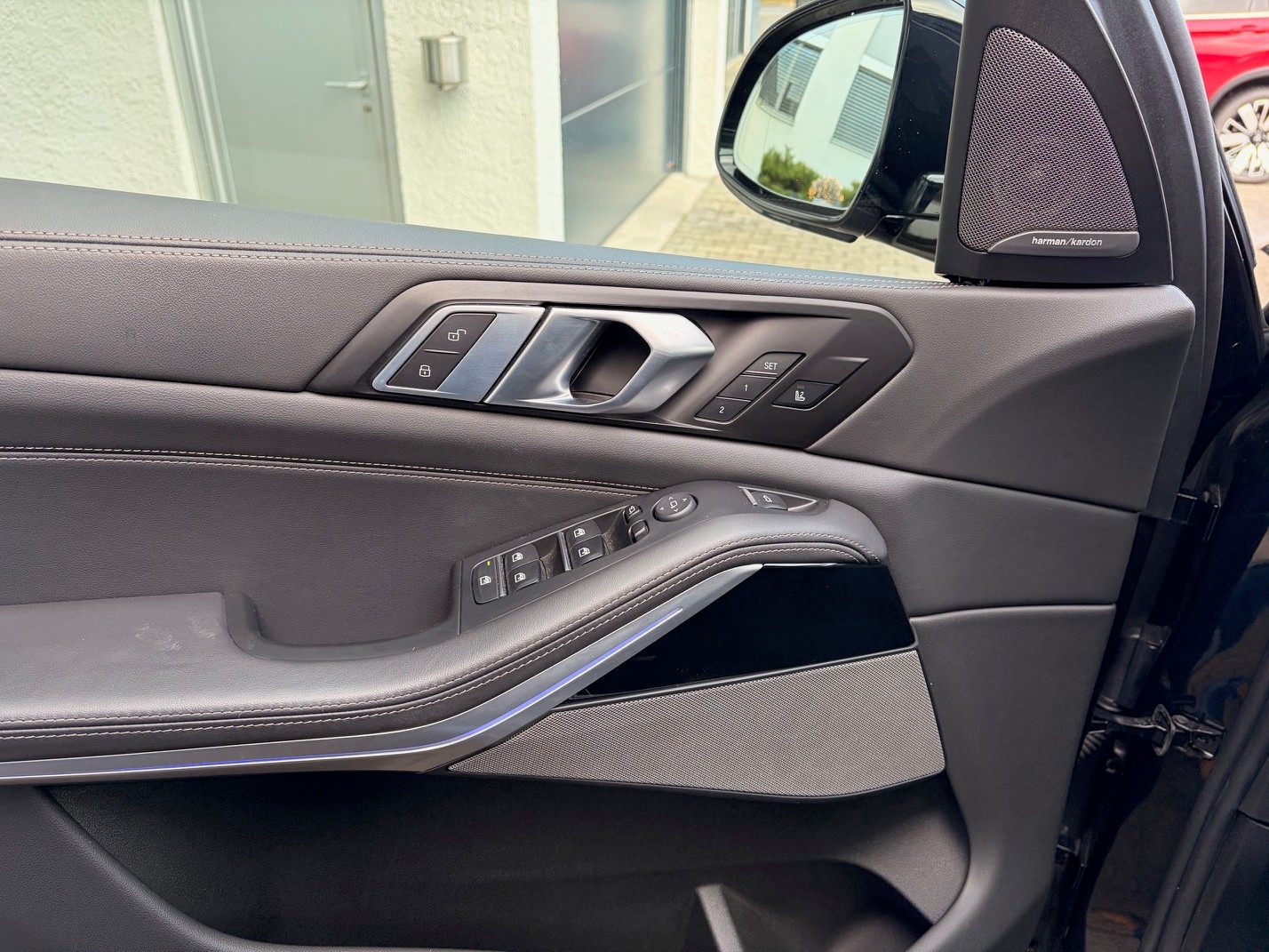 BMW X5 xDrive 48V 30d M Sport Pro Steptronic-image-12