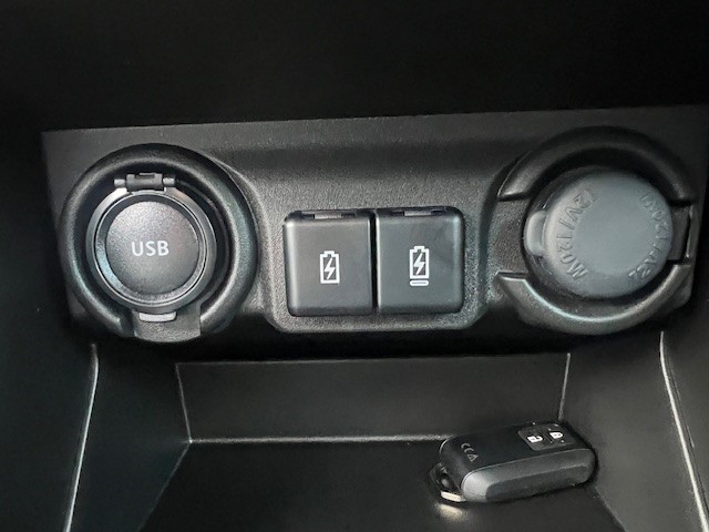 SUZUKI Swift 1.2 Sakura Top Hybrid CVT-image-15