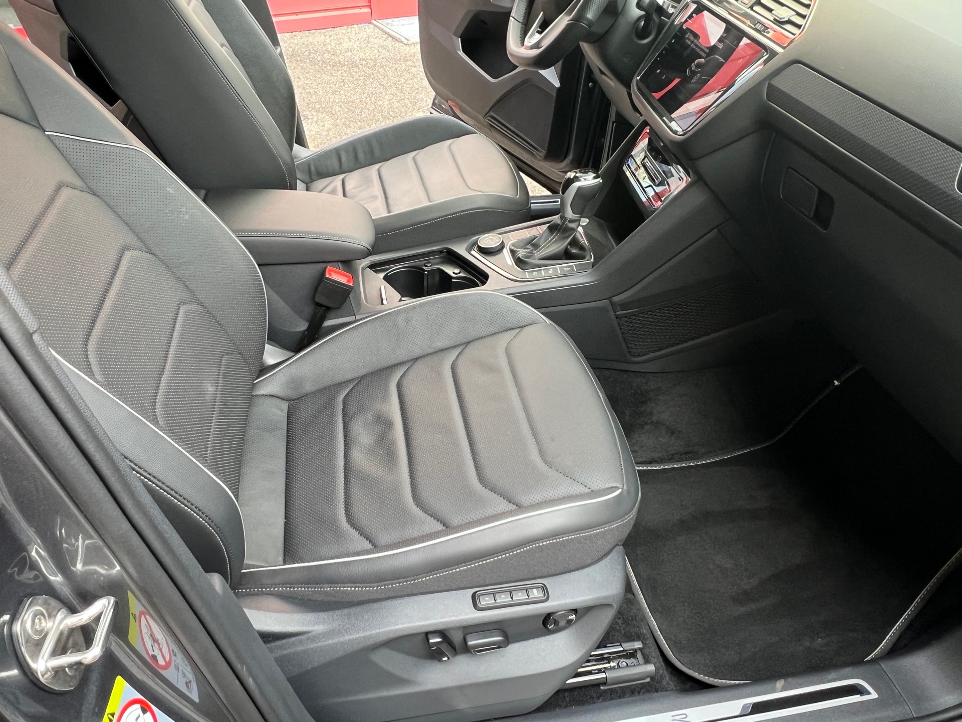 VW Tiguan Allspace 2.0TSI R-Line 4Motion DSG-image-7
