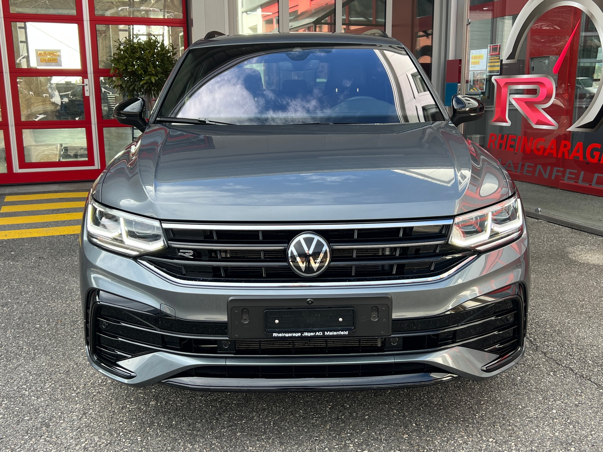 VW Tiguan Allspace 2.0TSI R-Line 4Motion DSG-image-1