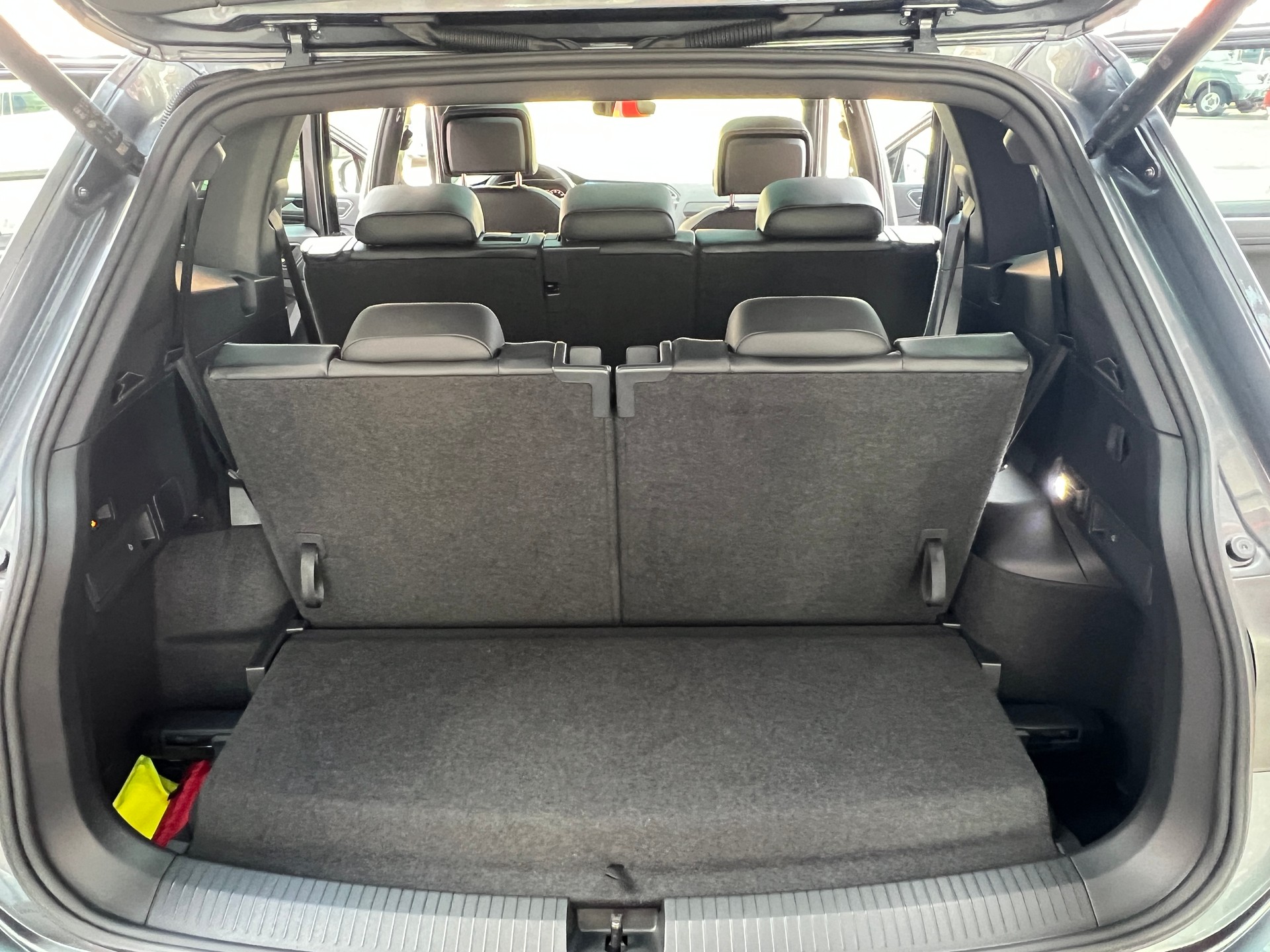 VW Tiguan Allspace 2.0TSI R-Line 4Motion DSG-image-10