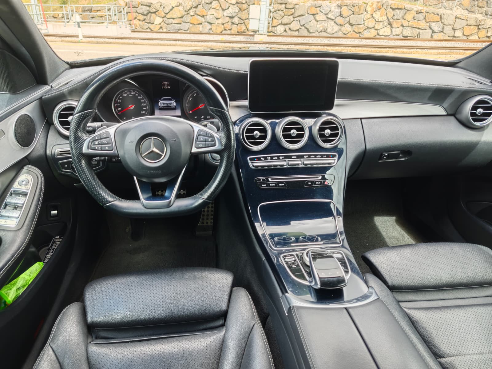 MERCEDES-BENZ C200-image-6