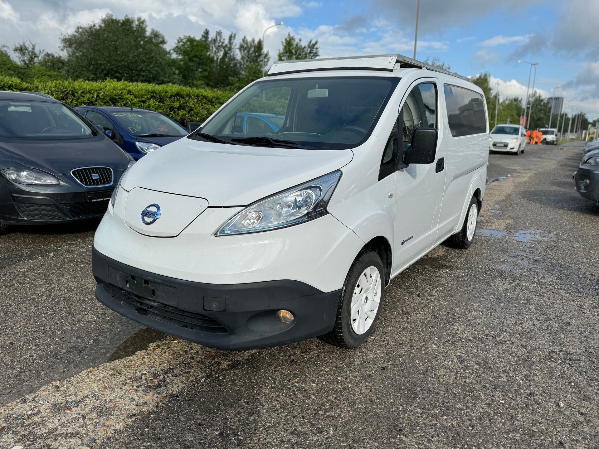 NISSAN NV200-image-3