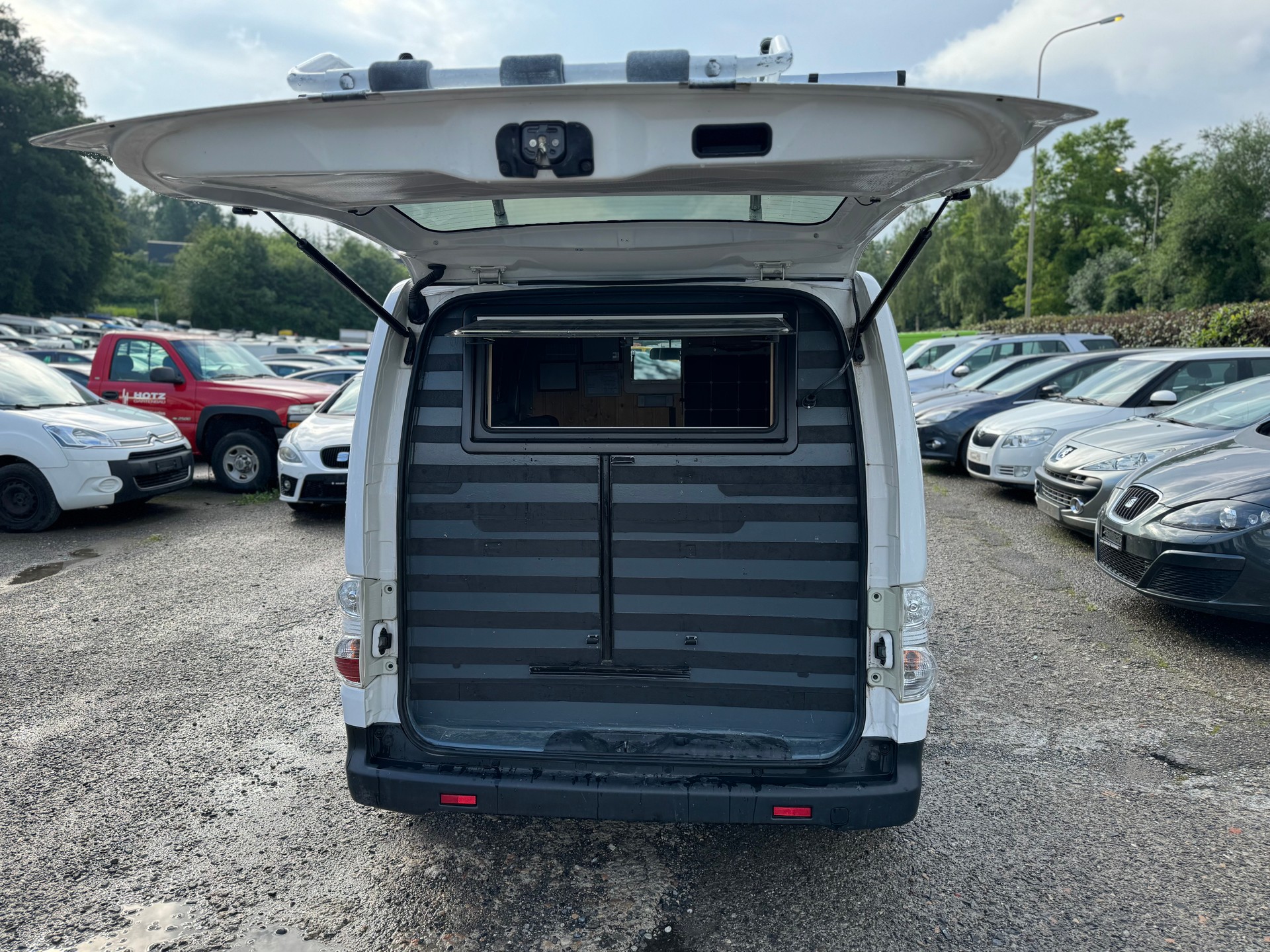 NISSAN NV200-image-8