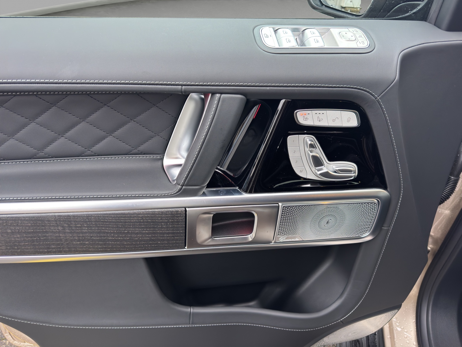 MERCEDES-BENZ G 450d 9G-Tronic-image-14