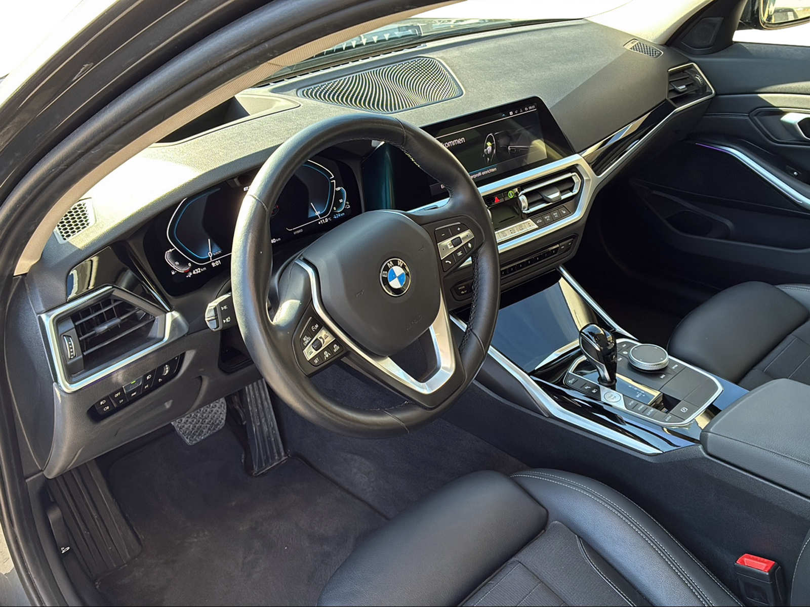 BMW 3er Reihe G21 Touring 330e xDrive-image-10