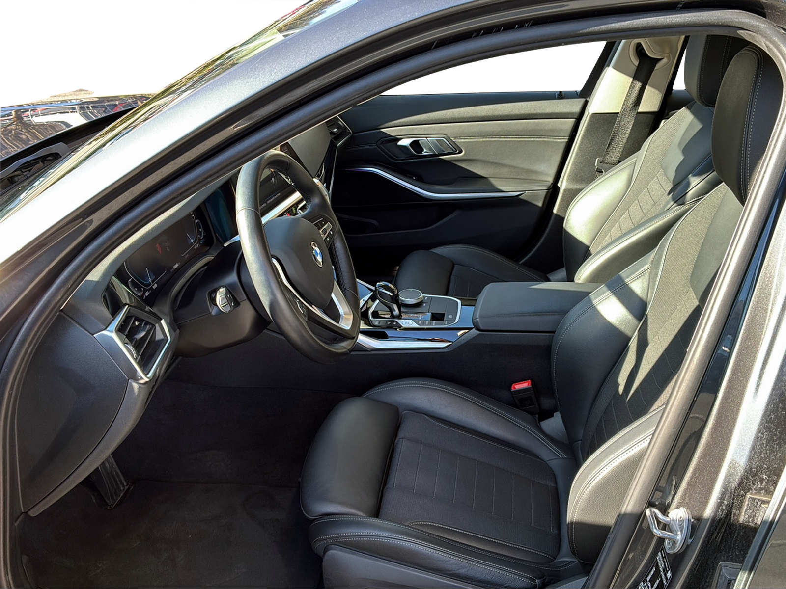 BMW 3er Reihe G21 Touring 330e xDrive-image-11
