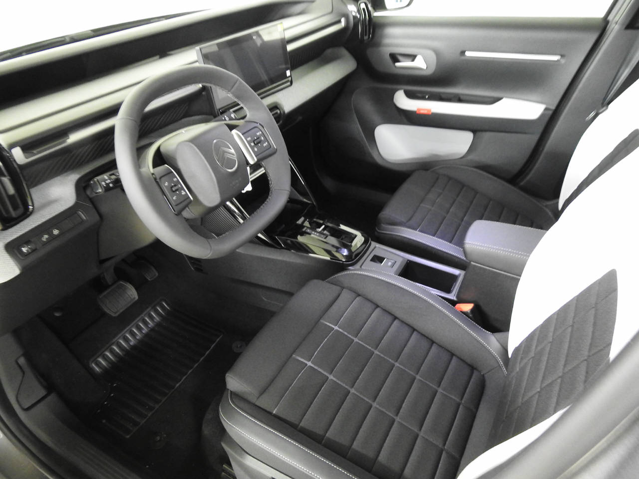 CITROEN C3 1.2 Hybrid Max-image-15