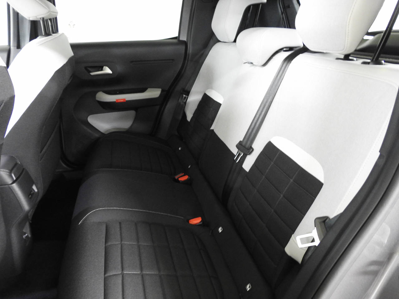 CITROEN C3 1.2 Hybrid Max-image-13