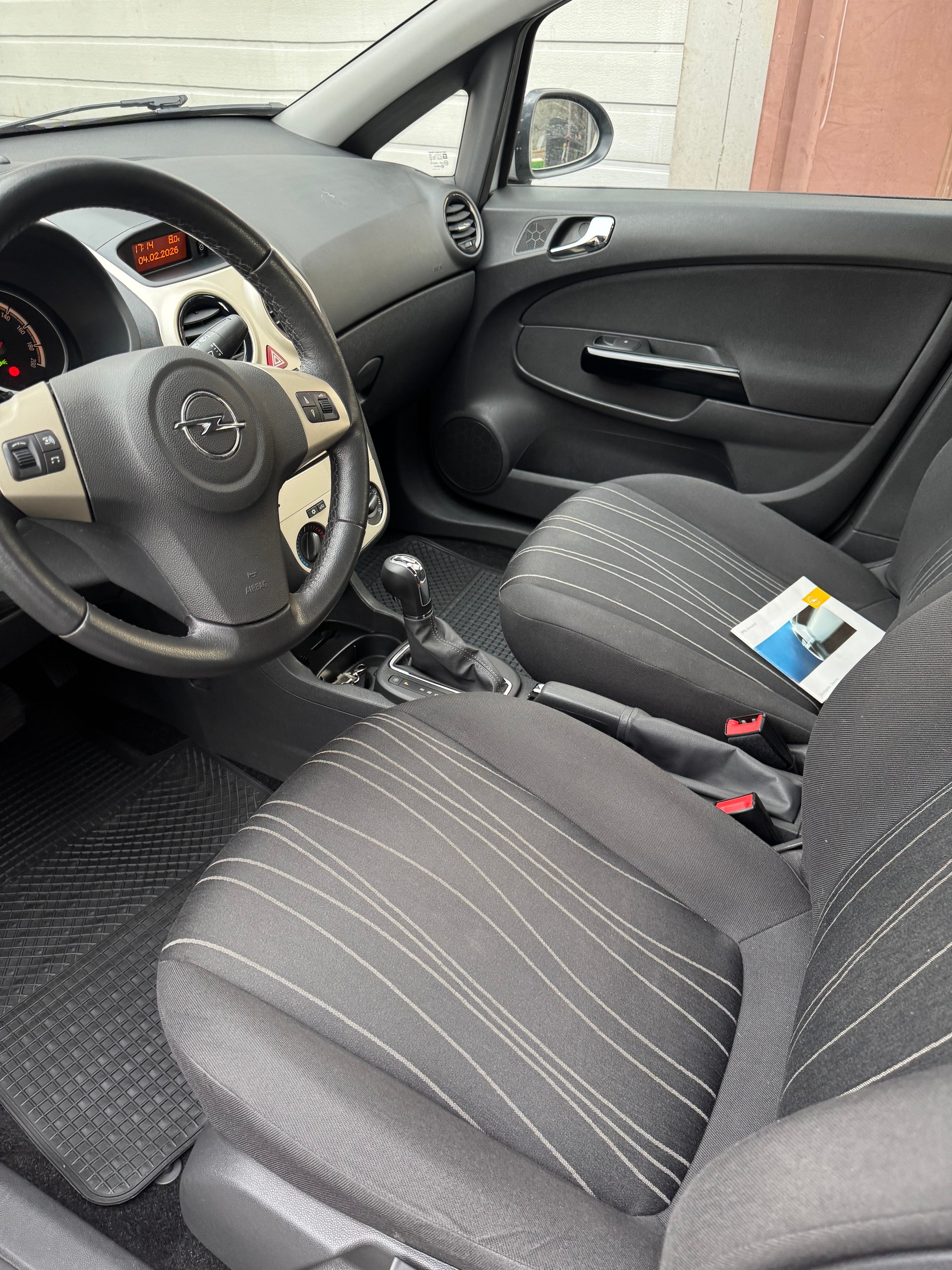 OPEL Corsa 1.4 TP Enjoy-image-11
