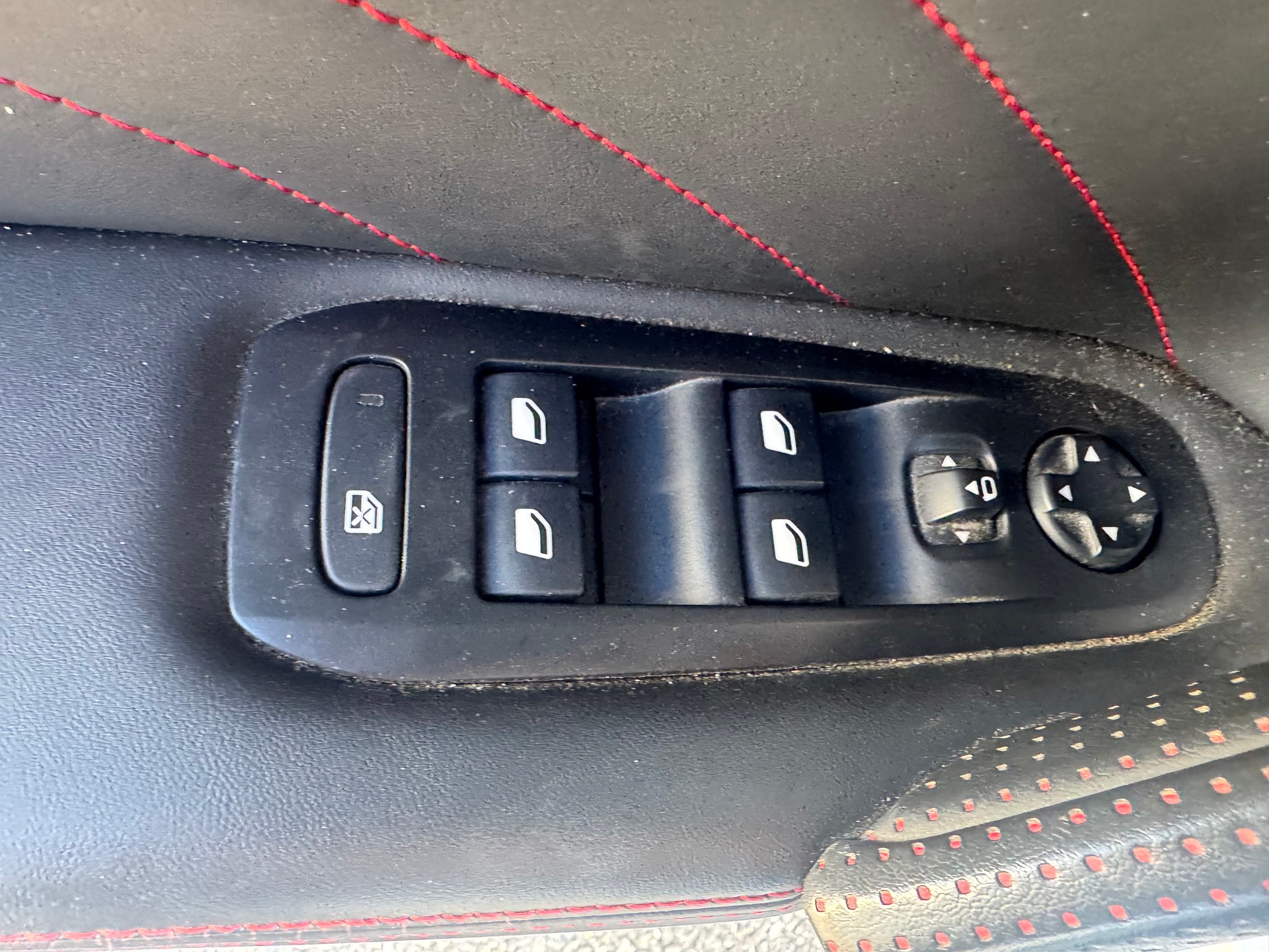 PEUGEOT 308 1.6 GTi-image-8