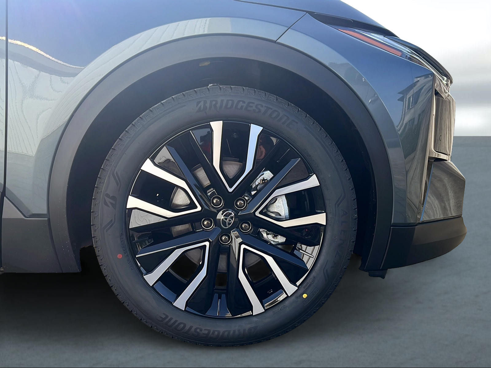 TOYOTA C-HR+ 77 kWh Style AWD-image-4