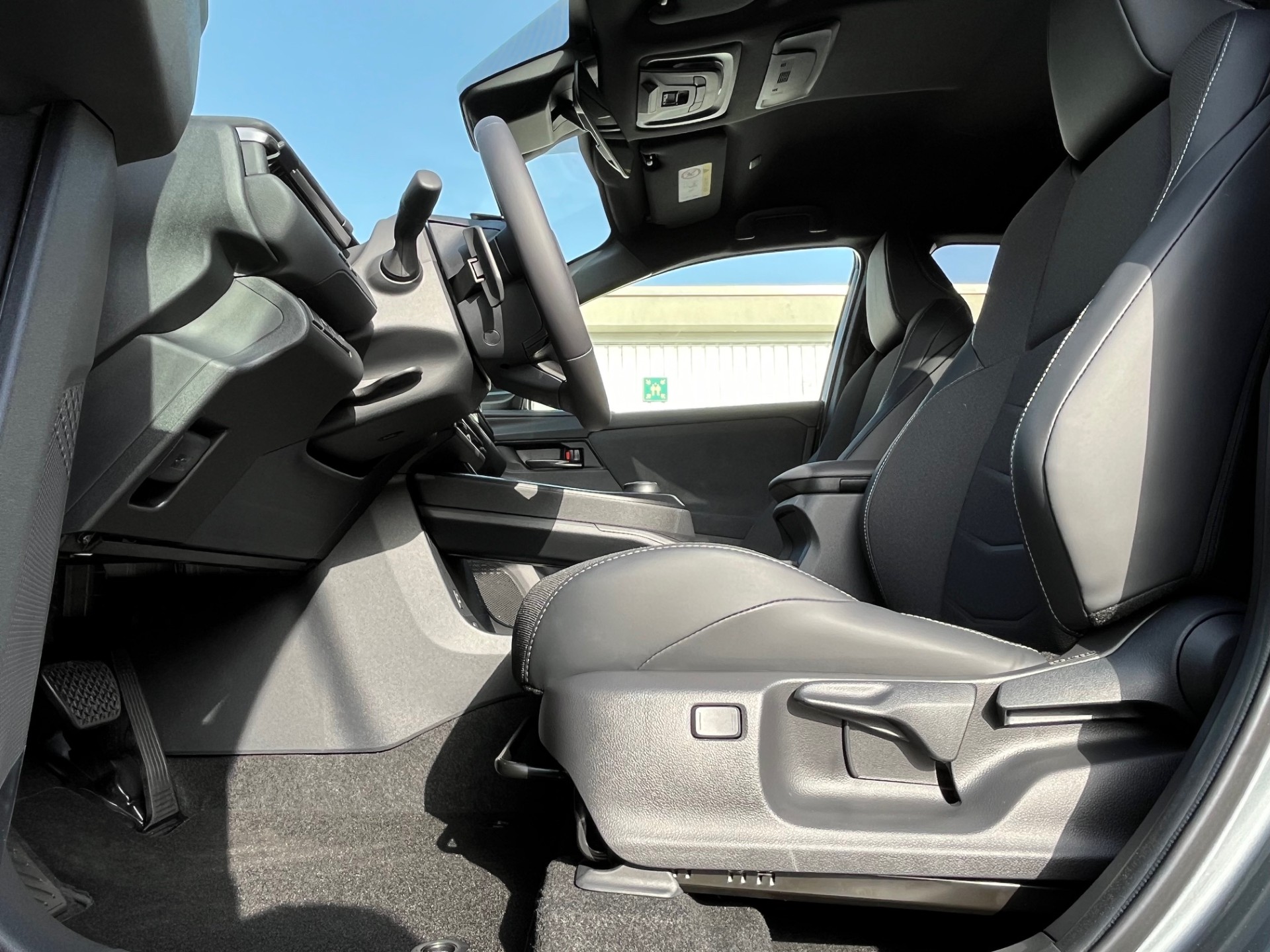 TOYOTA C-HR+ 77 kWh Style AWD-image-27