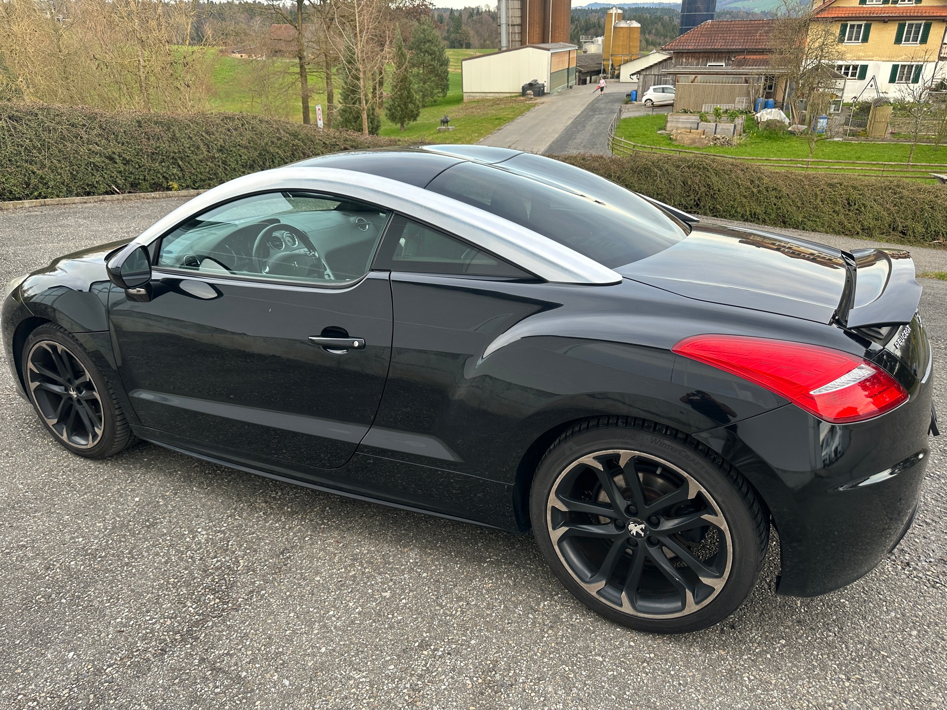 PEUGEOT RCZ 1.6 Turbo Black Yearling-image-2