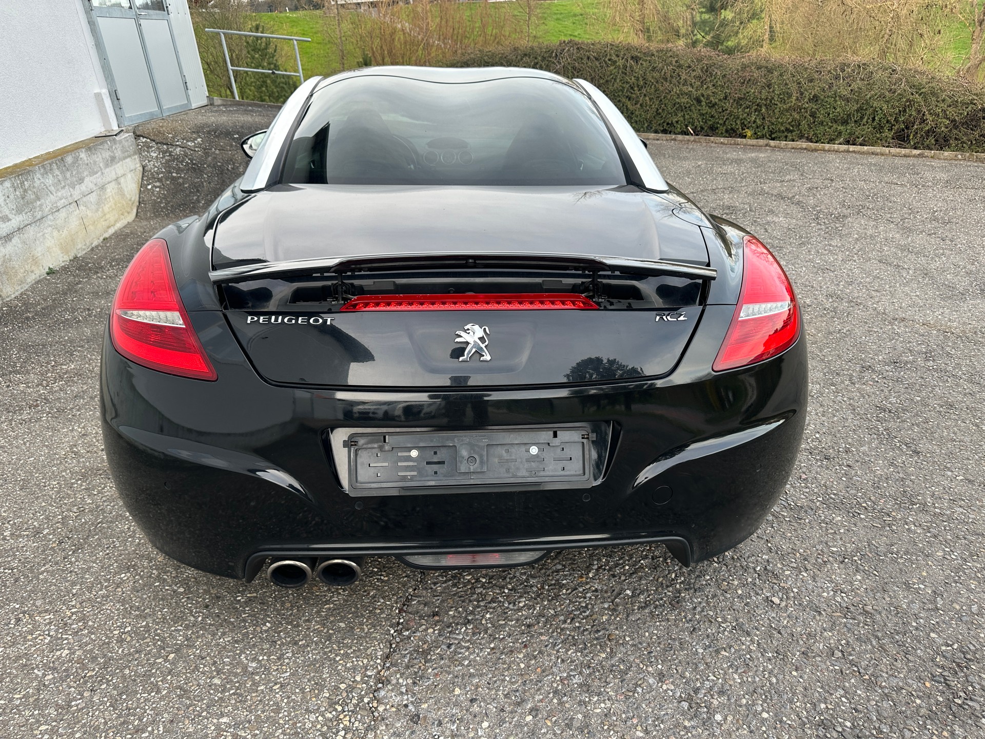 PEUGEOT RCZ 1.6 Turbo Black Yearling-image-3