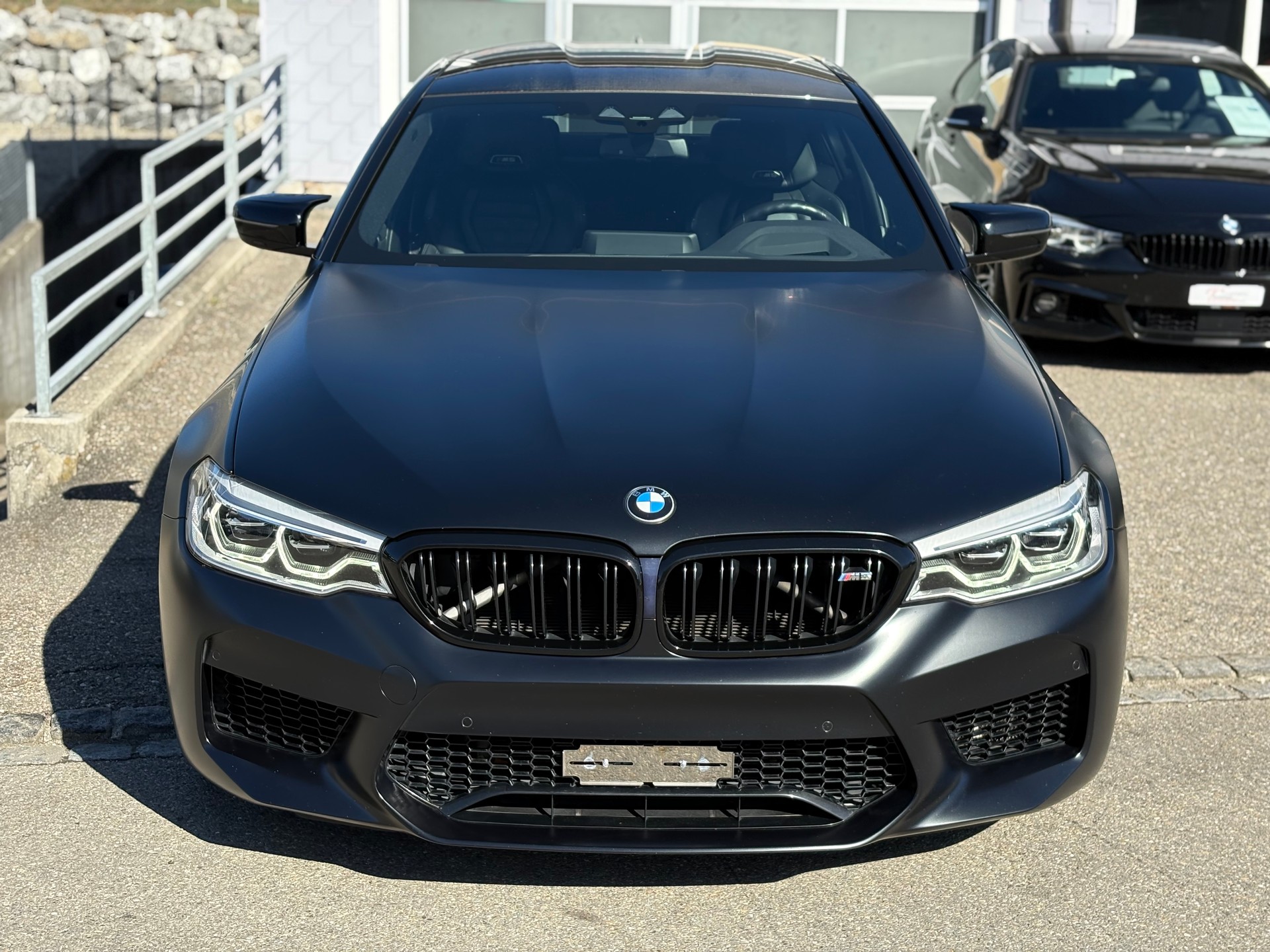 BMW M5 xDrive Competition Drivelogic *Individual Frozen Black*-image-2
