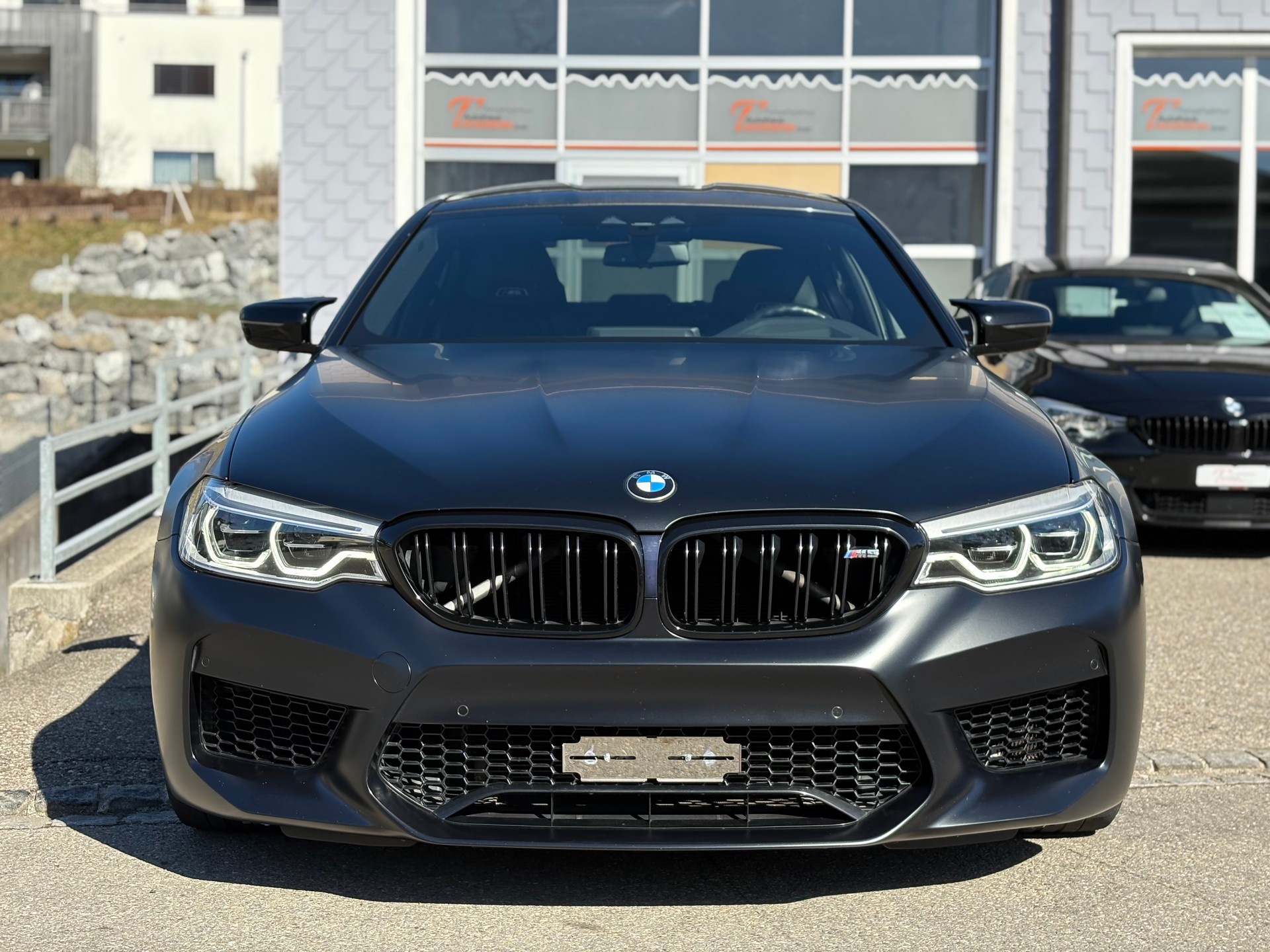 BMW M5 xDrive Competition Drivelogic *Individual Frozen Black*-image-3