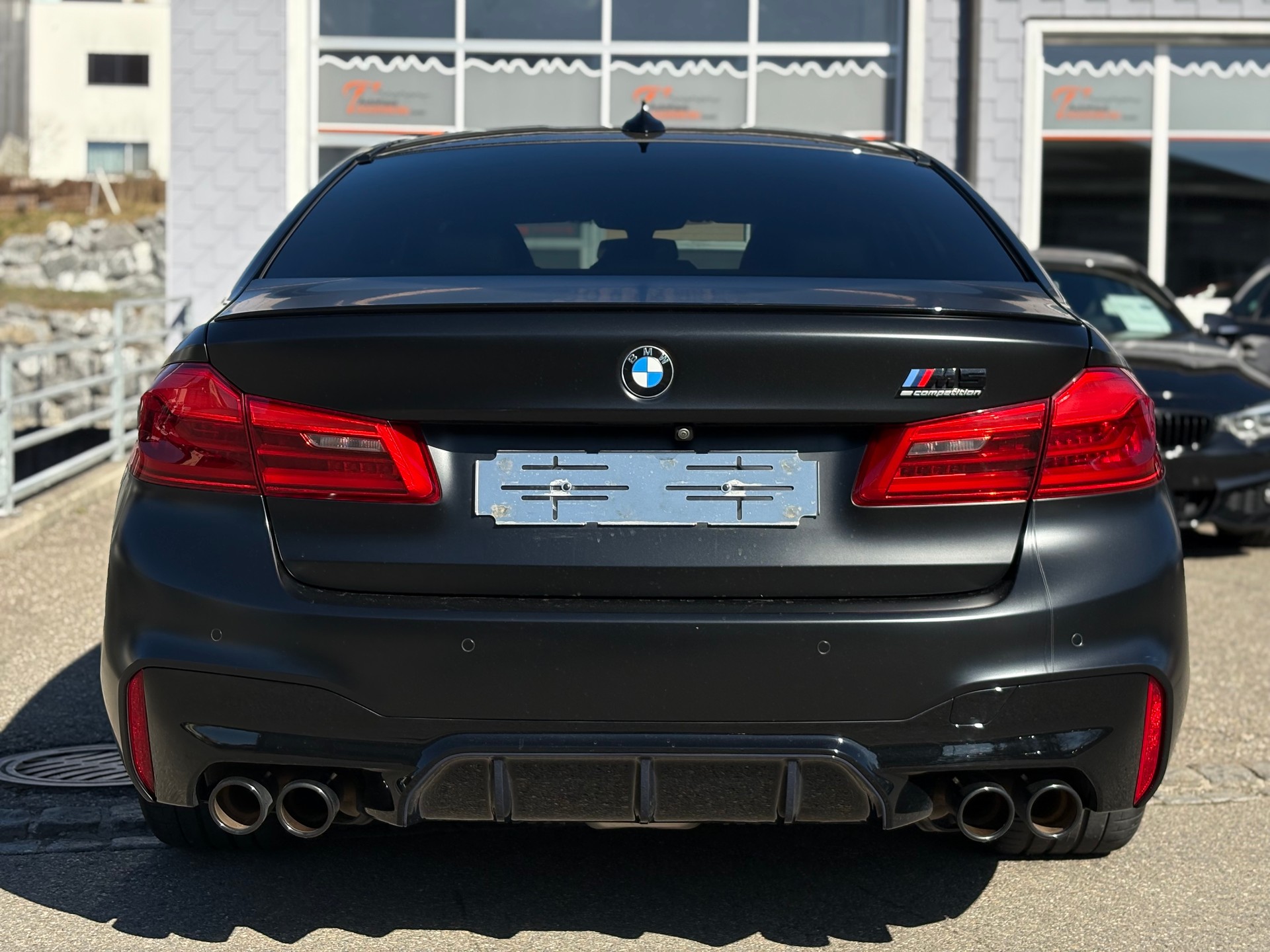 BMW M5 xDrive Competition Drivelogic *Individual Frozen Black*-image-8