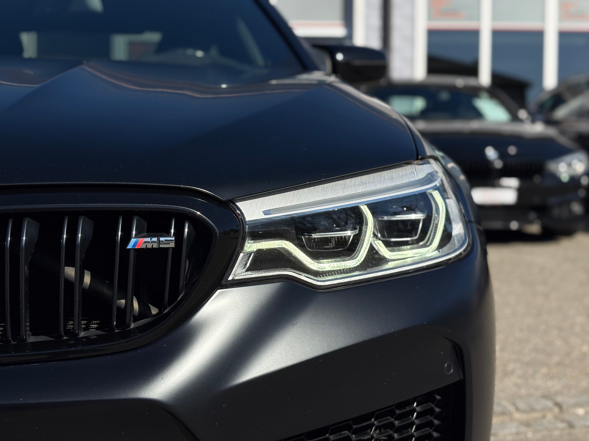 BMW M5 xDrive Competition Drivelogic *Individual Frozen Black*-image-10