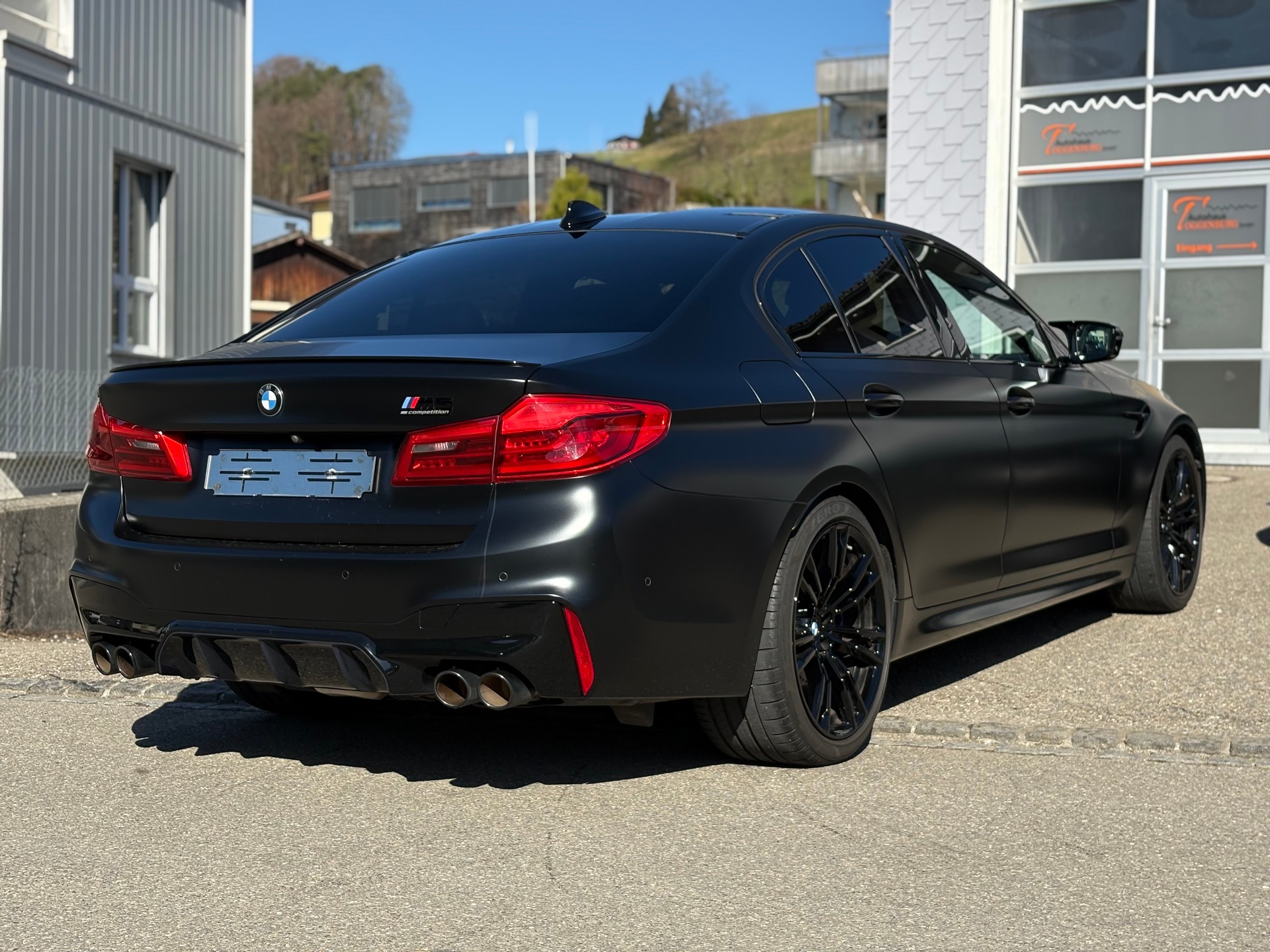 BMW M5 xDrive Competition Drivelogic *Individual Frozen Black*-image-9