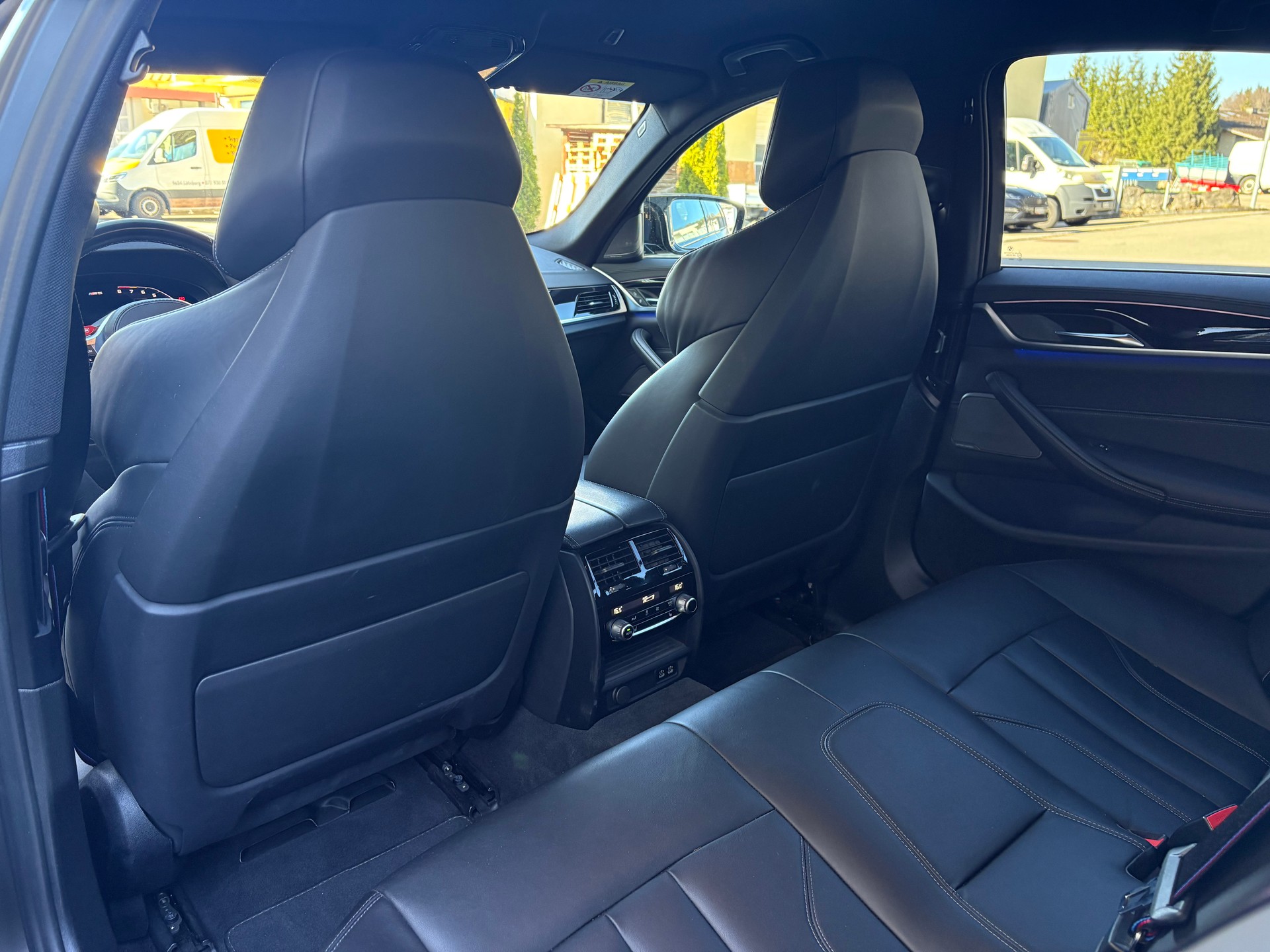BMW M5 xDrive Competition Drivelogic *Individual Frozen Black*-image-19