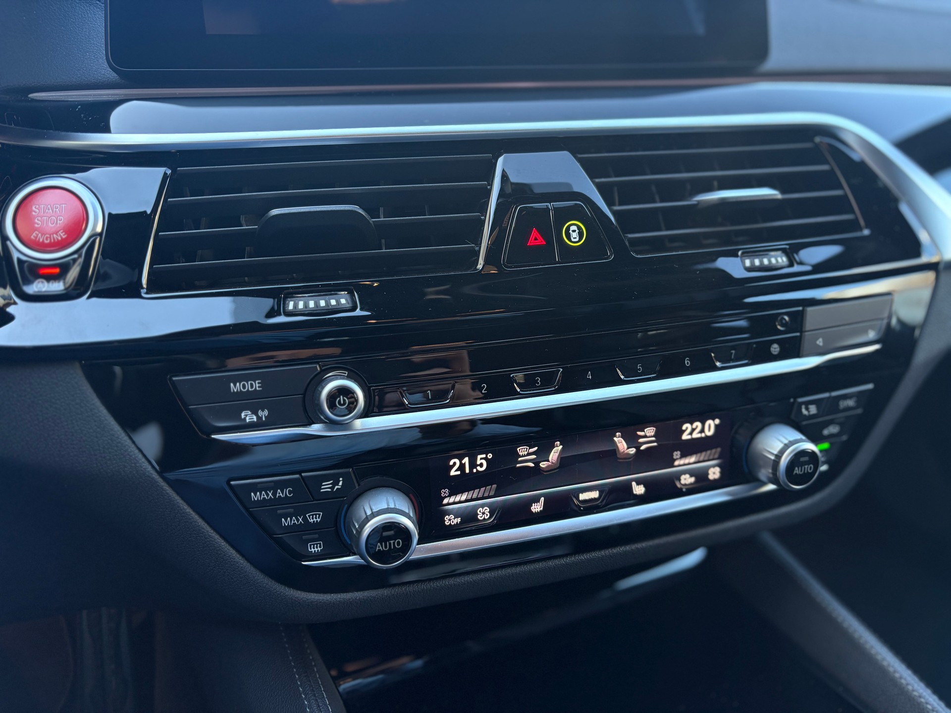 BMW M5 xDrive Competition Drivelogic *Individual Frozen Black*-image-28