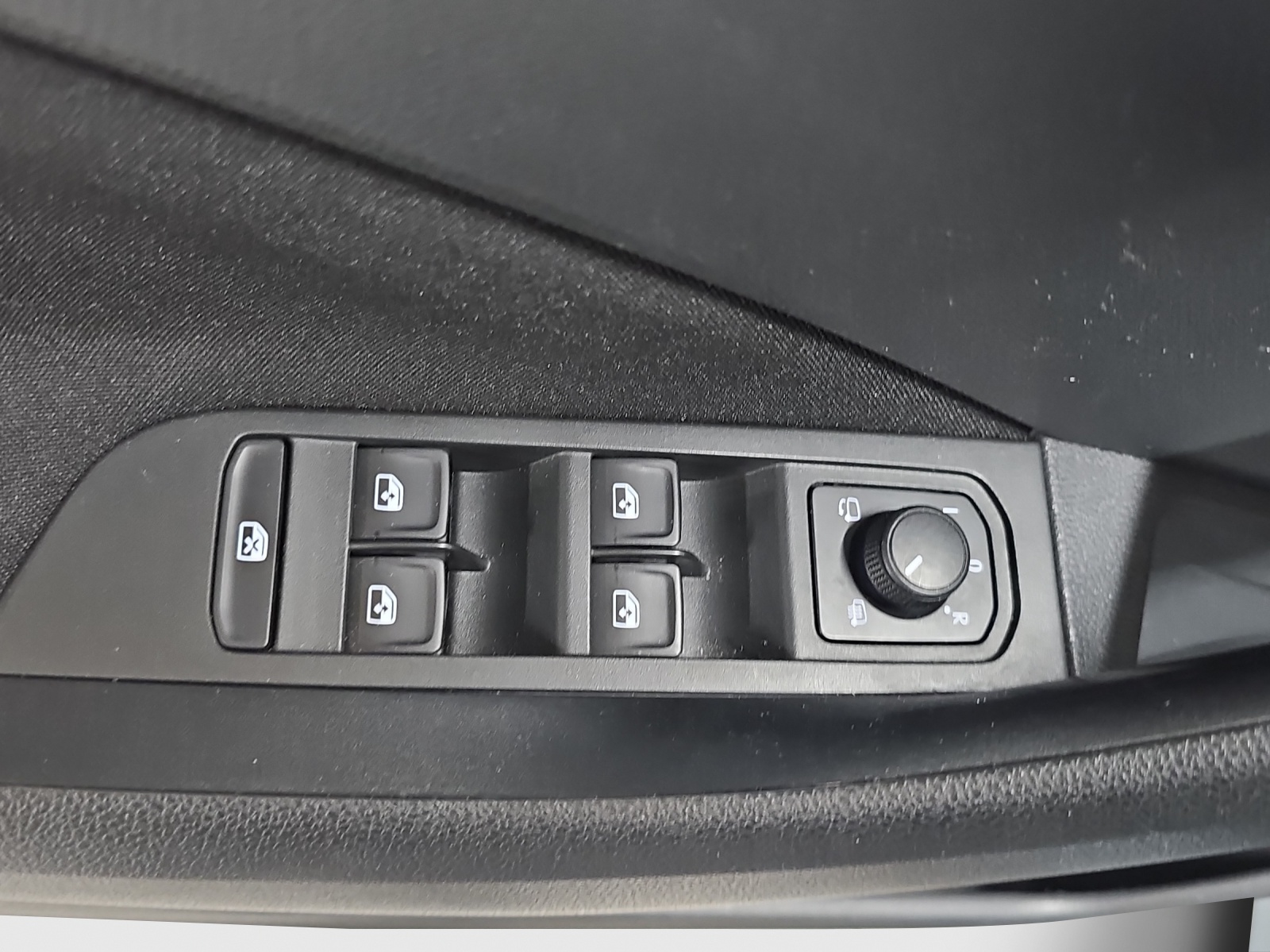 SKODA Kamiq 1.0 TSI Ambition-image-15
